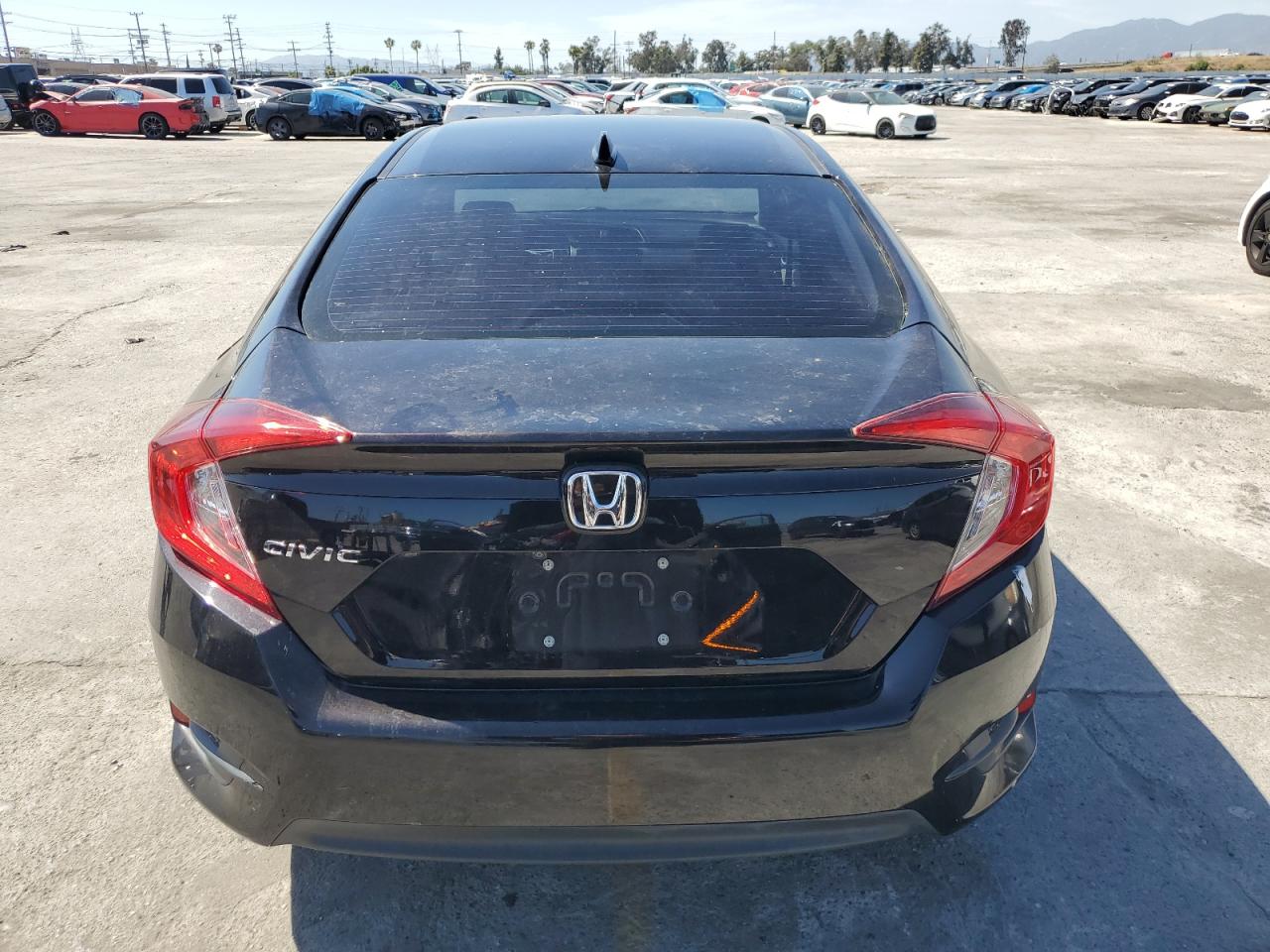 Photo 5 VIN: 19XFC2F7XJE034845 - HONDA CIVIC 