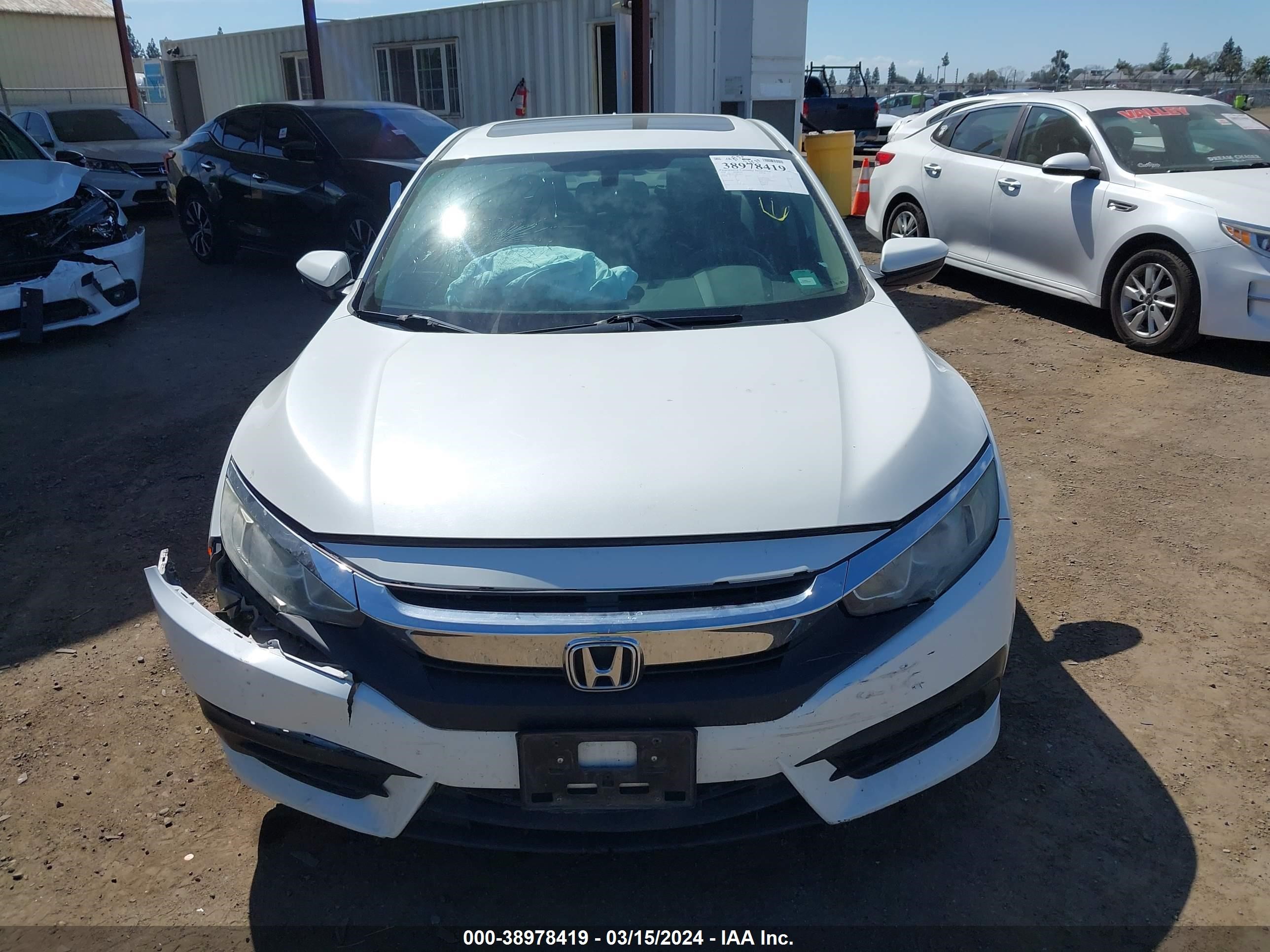 Photo 12 VIN: 19XFC2F7XJE200121 - HONDA CIVIC 