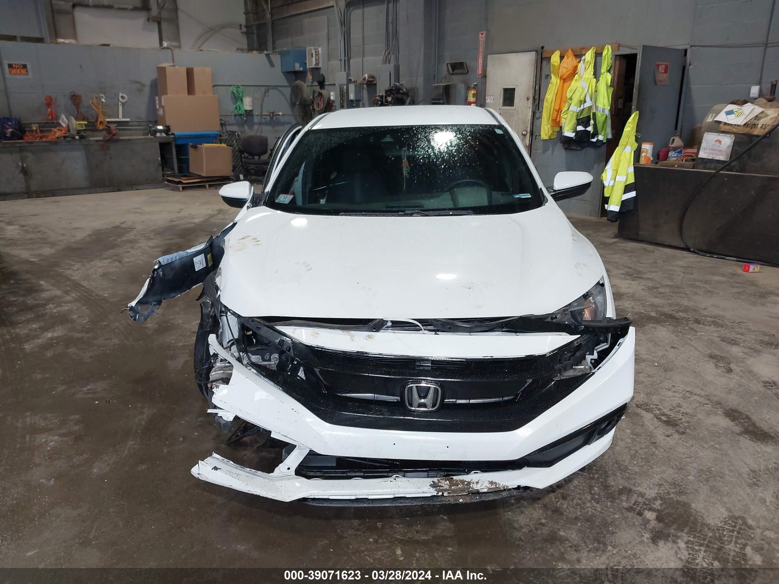 Photo 11 VIN: 19XFC2F80ME003326 - HONDA CIVIC 