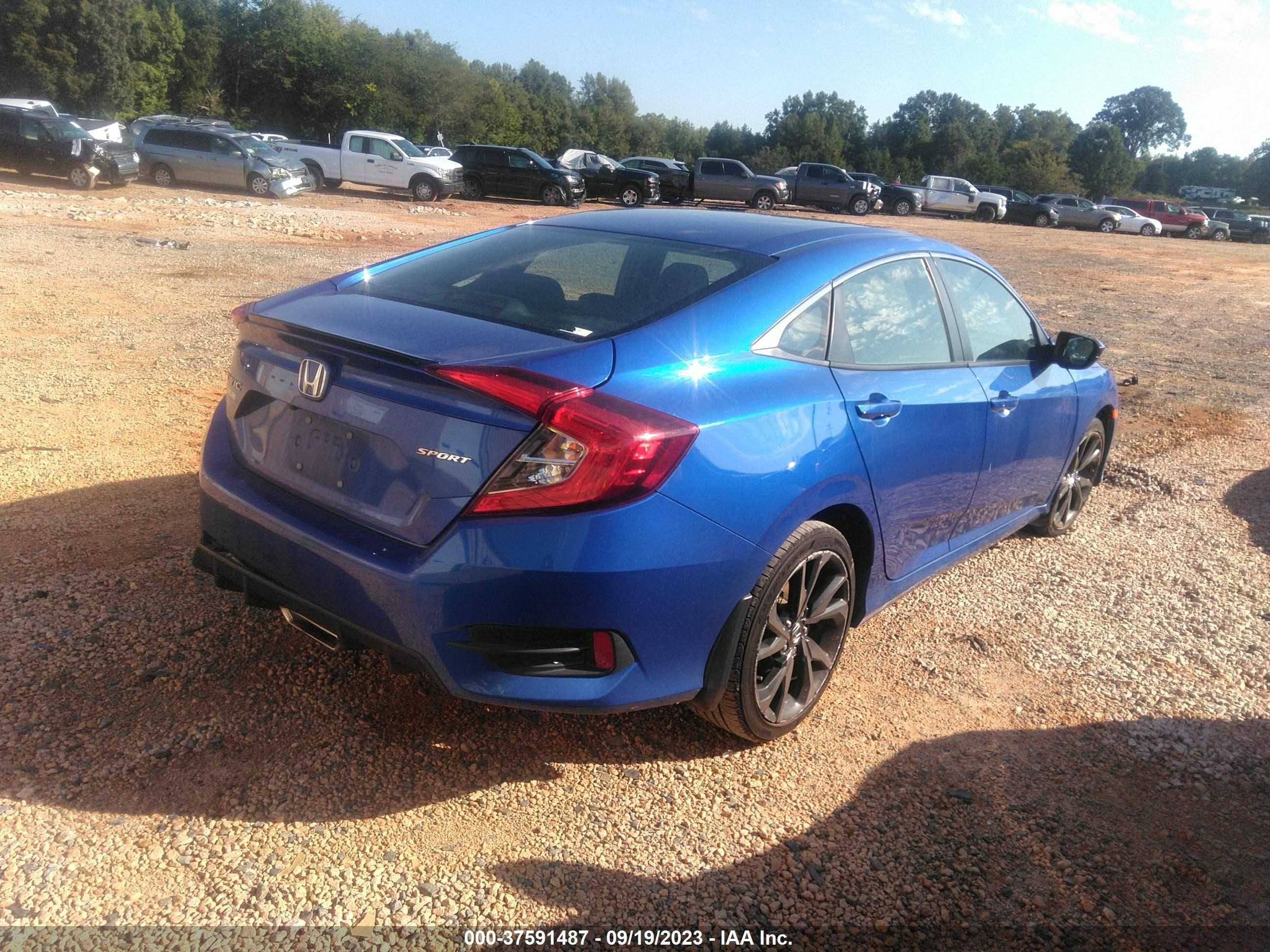 Photo 3 VIN: 19XFC2F88ME001890 - HONDA CIVIC 