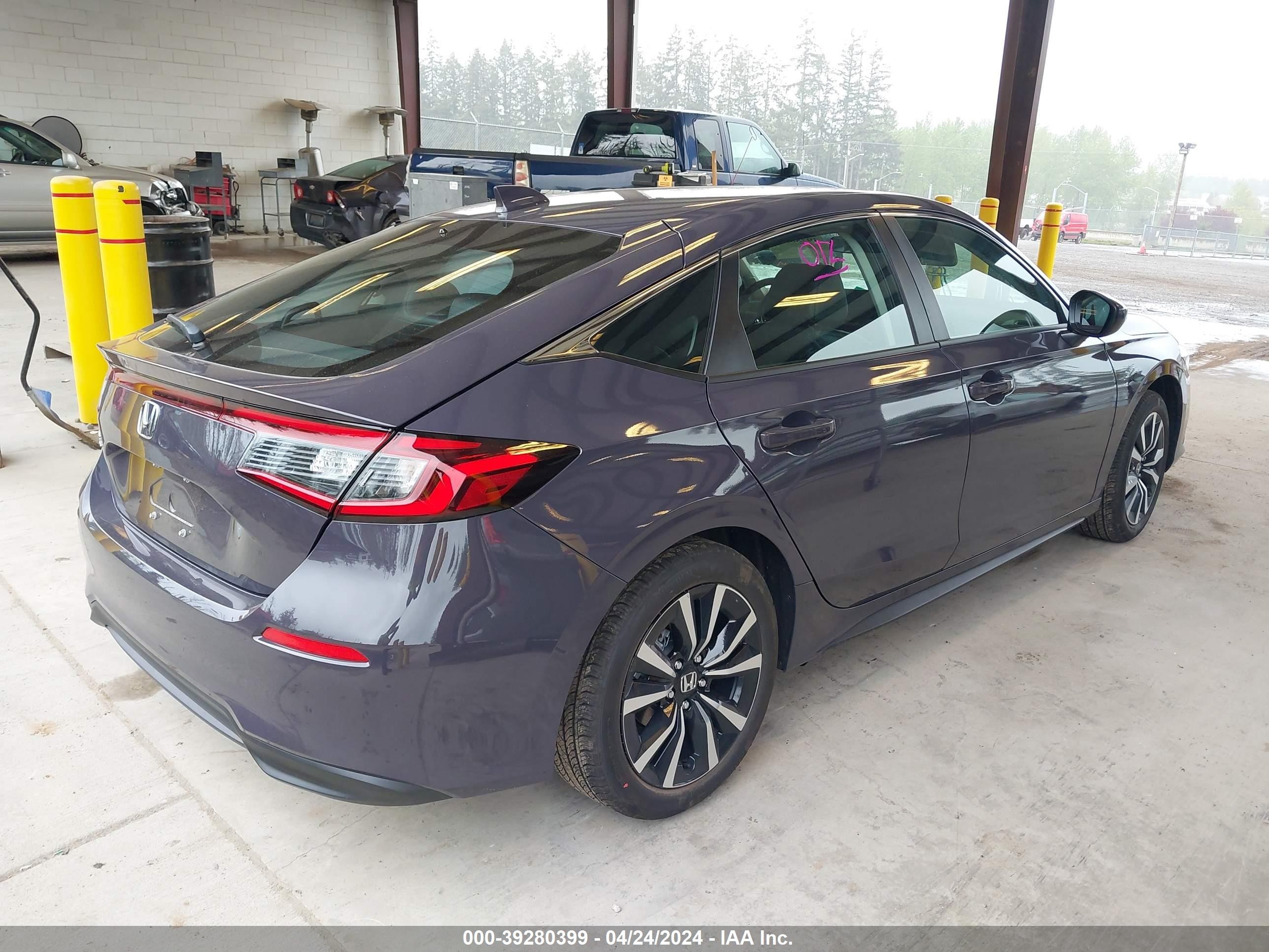 Photo 3 VIN: 19XFL1H75RE015106 - HONDA CIVIC 