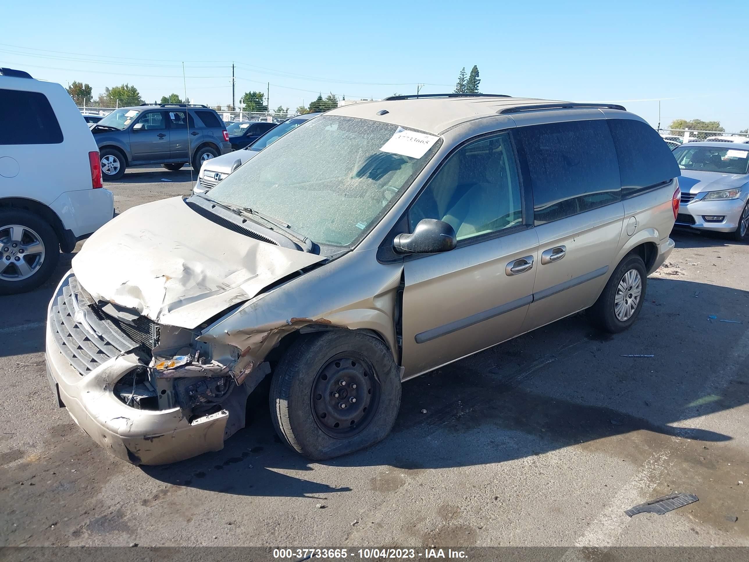 Photo 1 VIN: 1A4GJ45R17B173190 - CHRYSLER TOWN & COUNTRY 