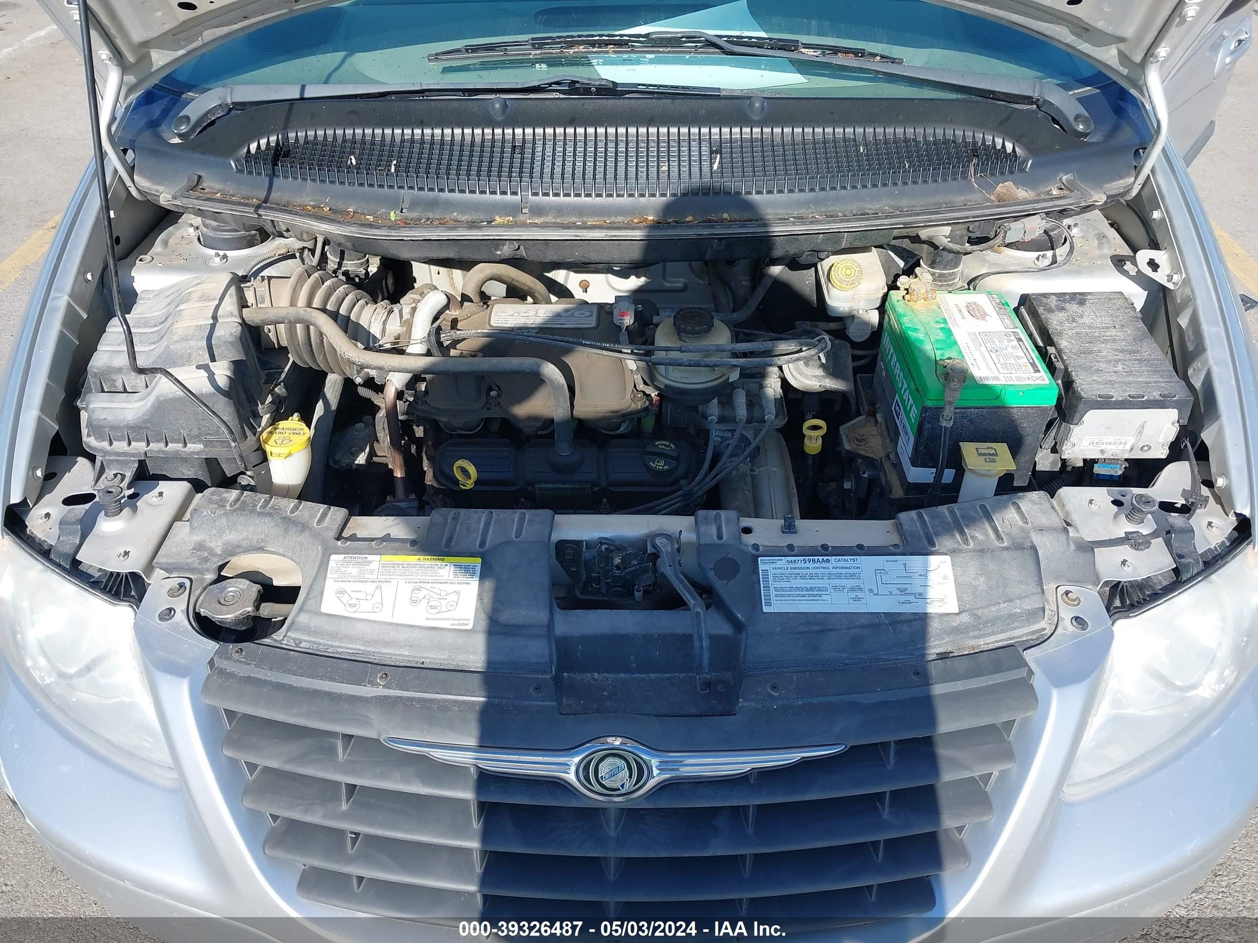 Photo 9 VIN: 1A4GJ45R27B263688 - CHRYSLER TOWN & COUNTRY 