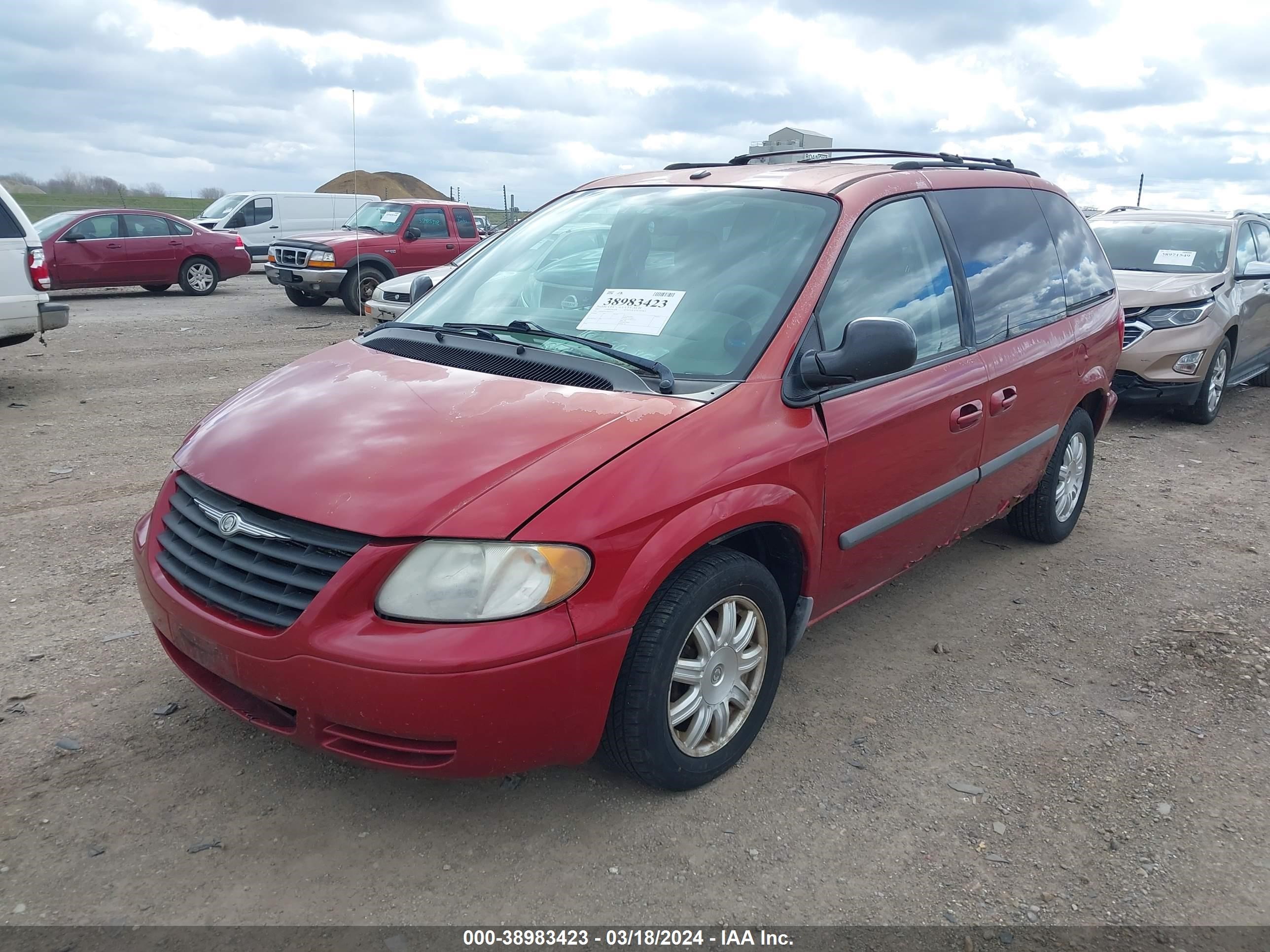 Photo 1 VIN: 1A4GJ45R57B122131 - CHRYSLER TOWN & COUNTRY 