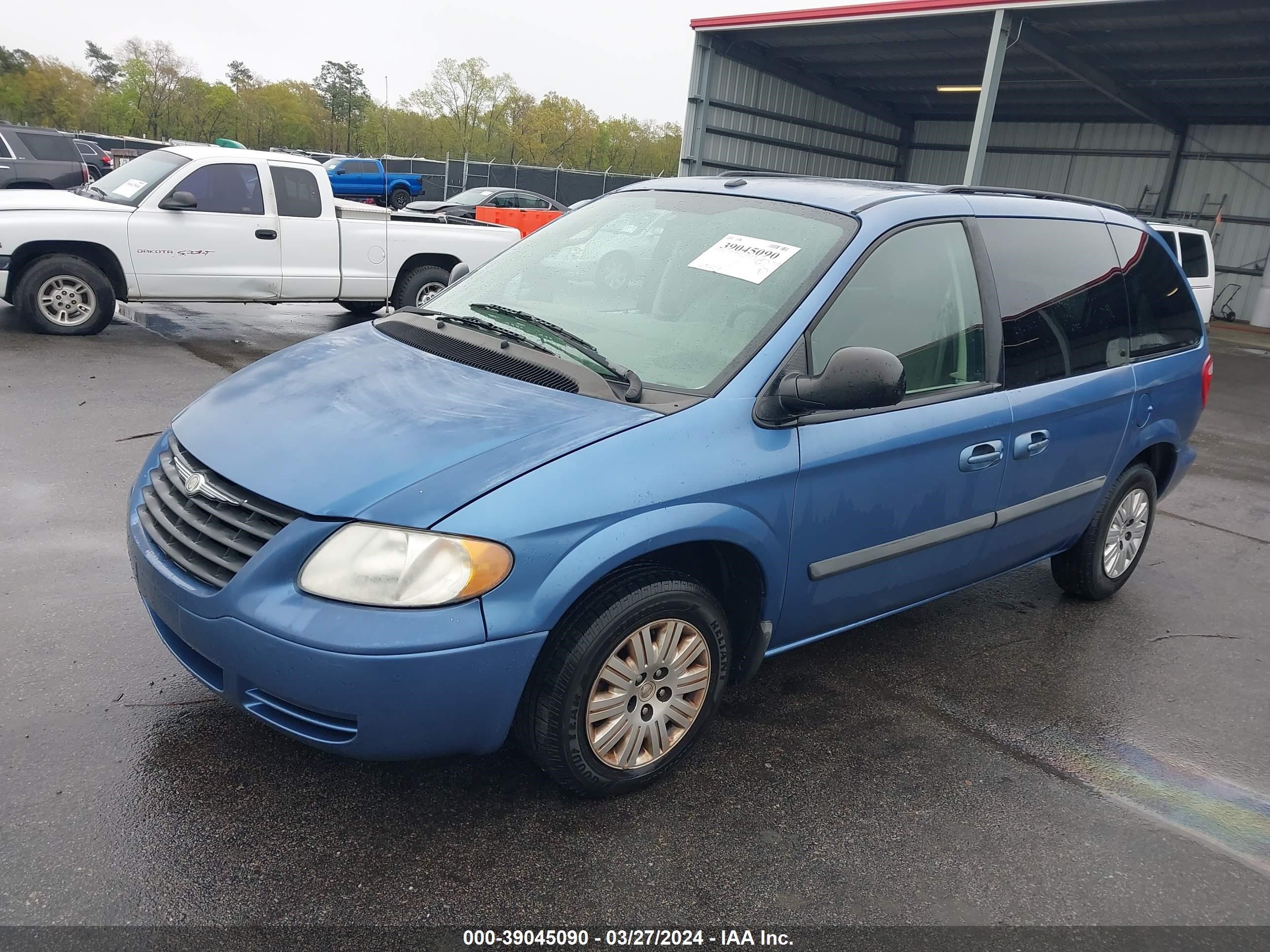 Photo 1 VIN: 1A4GJ45R77B186137 - CHRYSLER TOWN & COUNTRY 