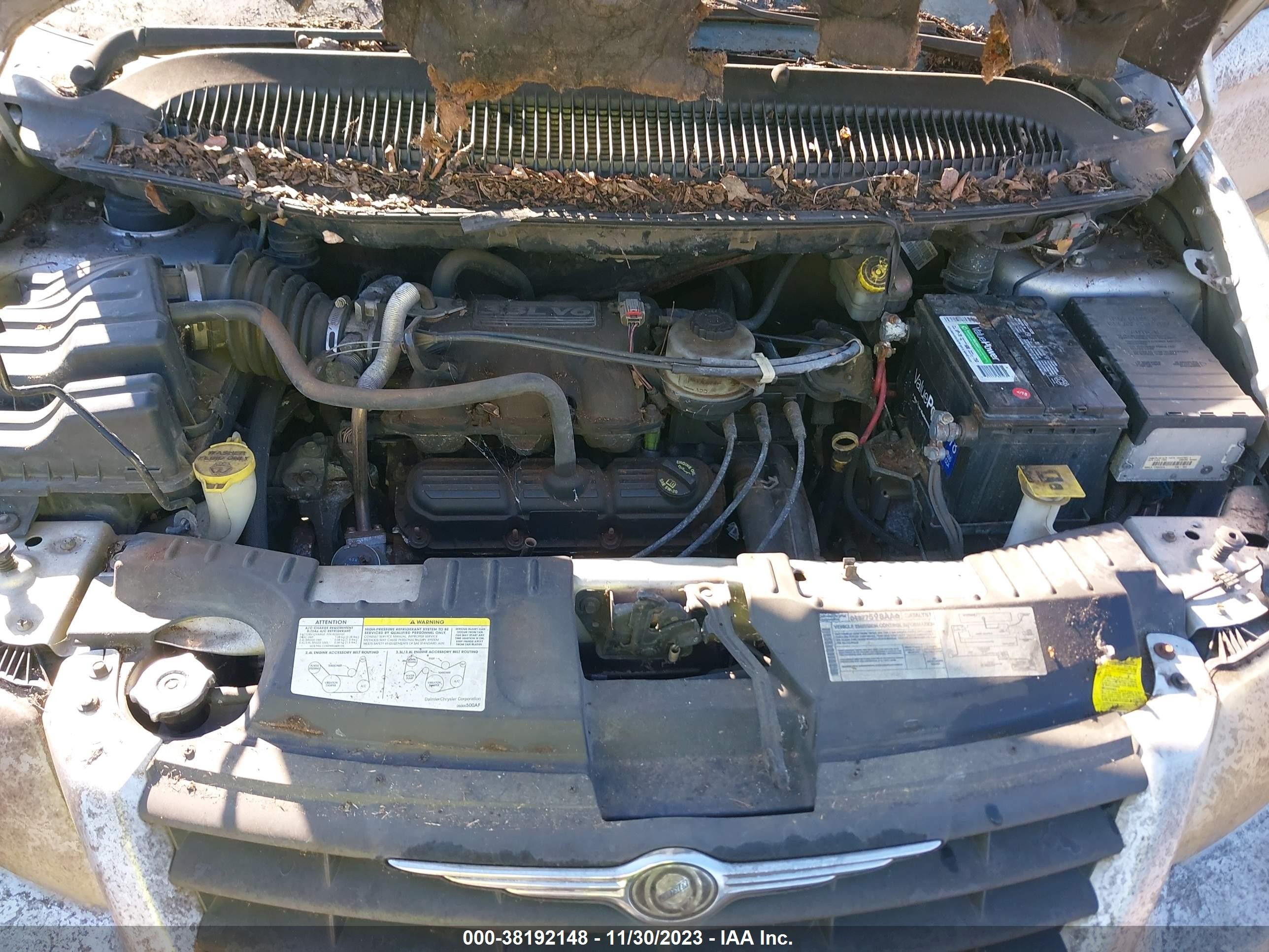 Photo 9 VIN: 1A4GJ45RX7B112033 - CHRYSLER TOWN & COUNTRY 