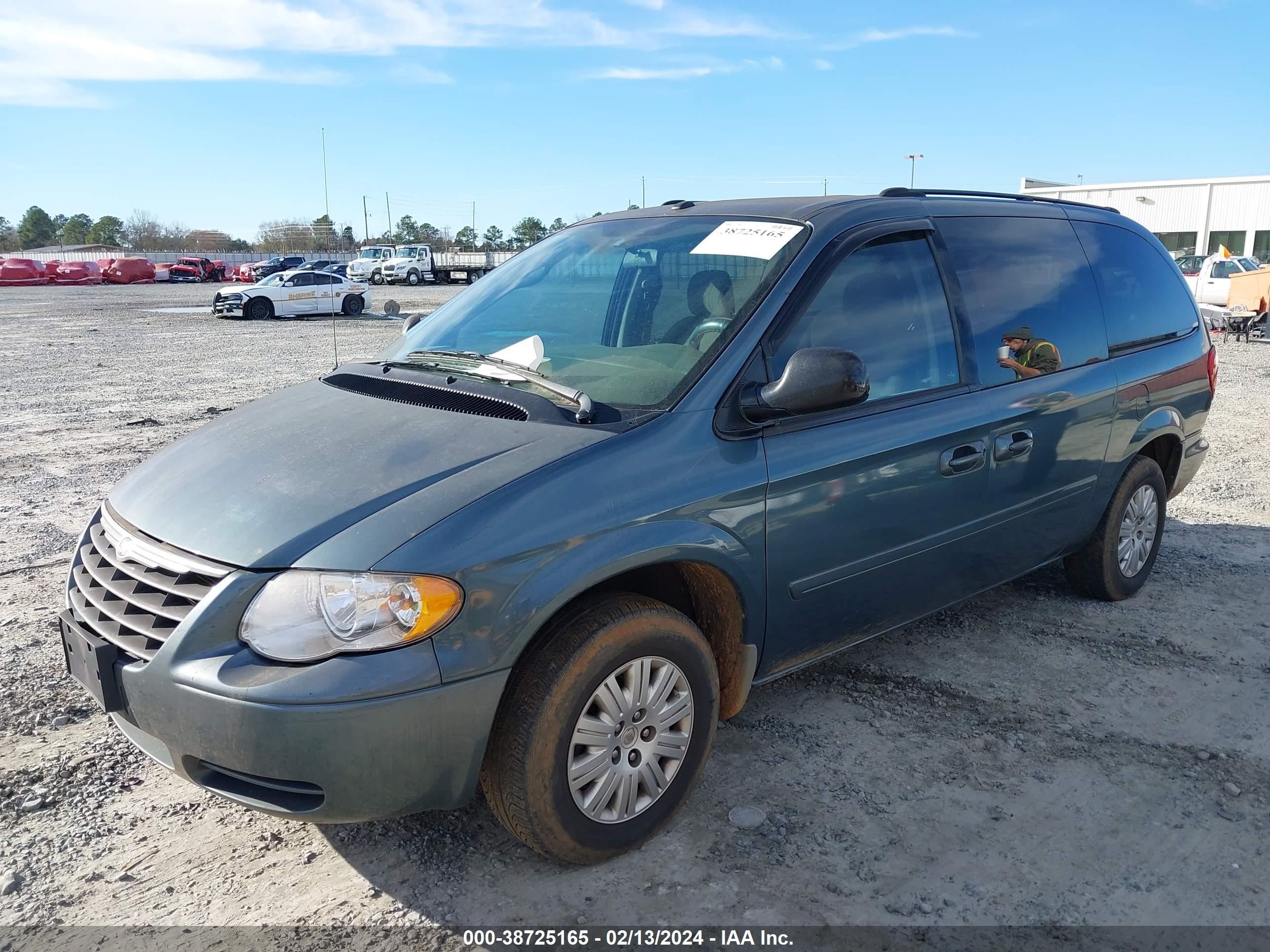 Photo 5 VIN: 1A4GP44R66B568576 - CHRYSLER TOWN & COUNTRY 