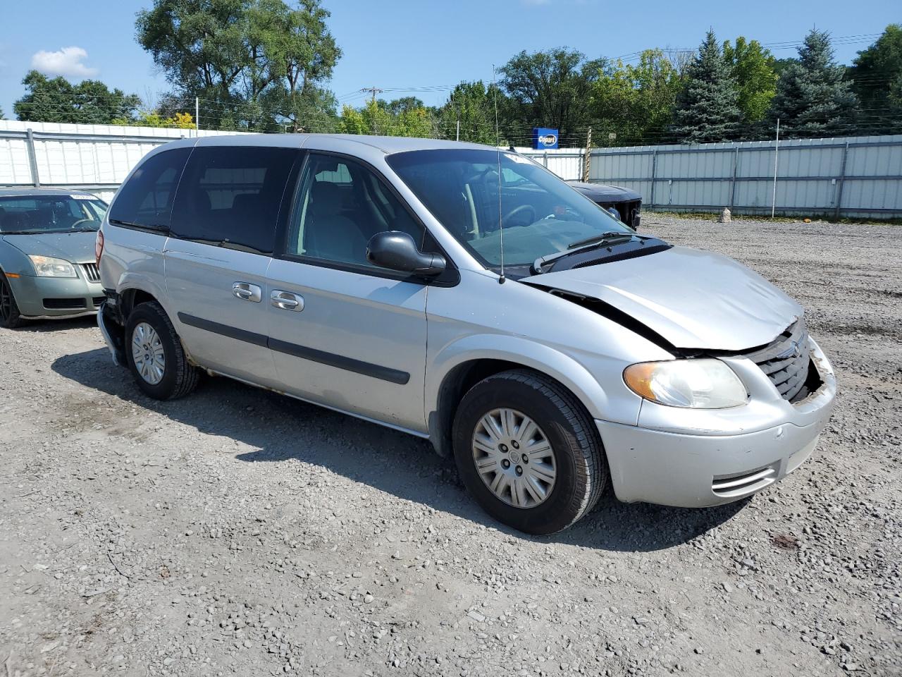 Photo 3 VIN: 1A4GP45R76B669950 - CHRYSLER TOWN & COUNTRY 