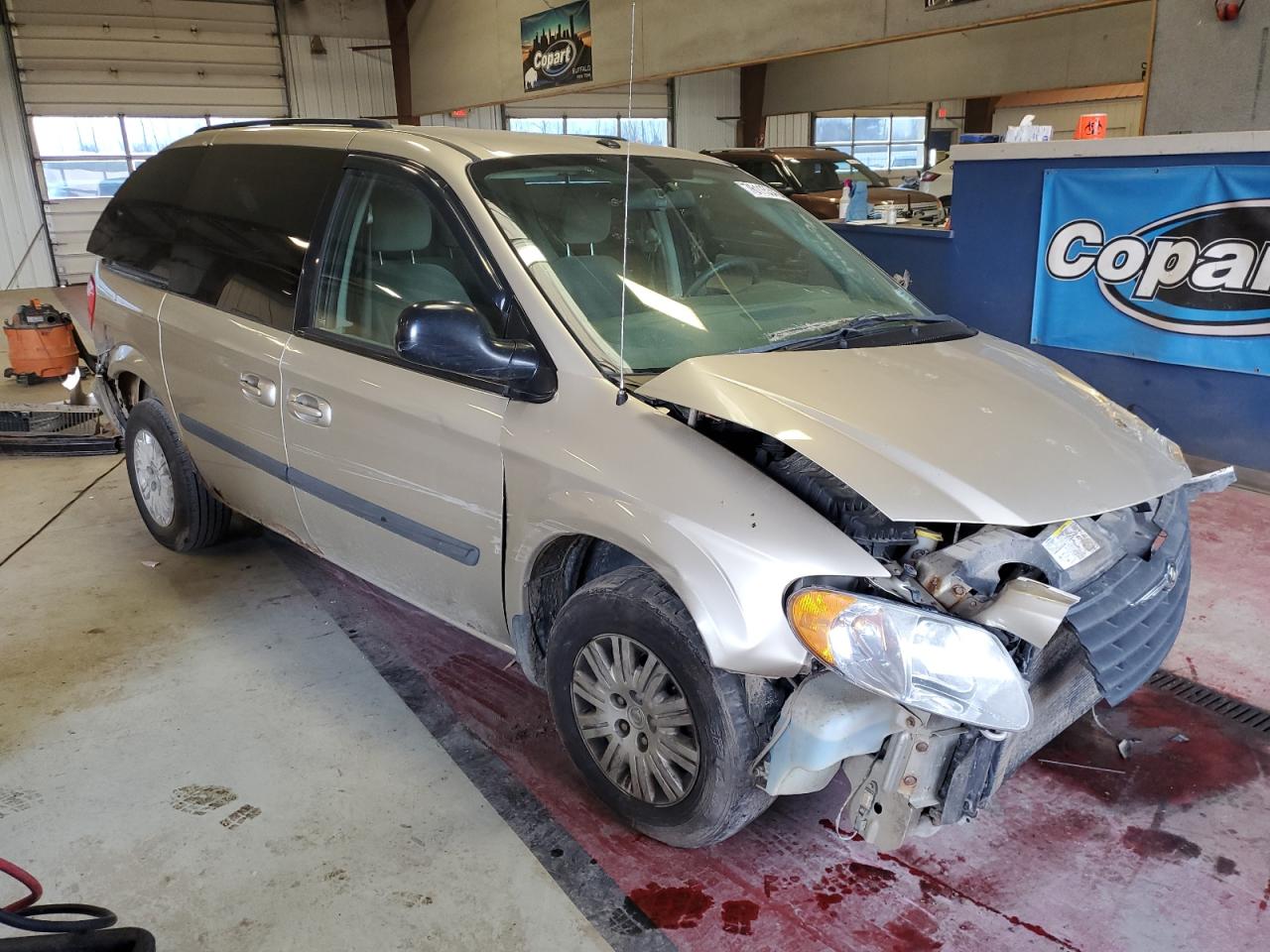 Photo 3 VIN: 1A4GP45R96B718260 - CHRYSLER TOWN & COUNTRY 