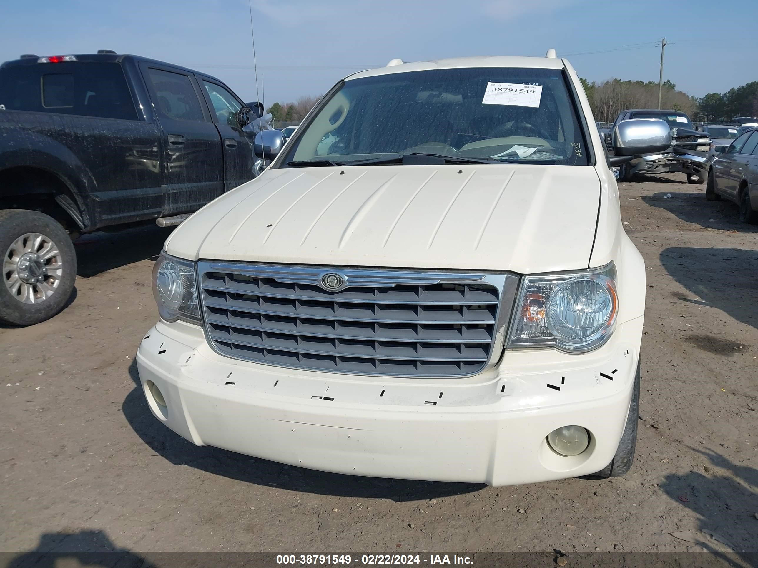 Photo 11 VIN: 1A8HX58NX8F111569 - CHRYSLER ASPEN 