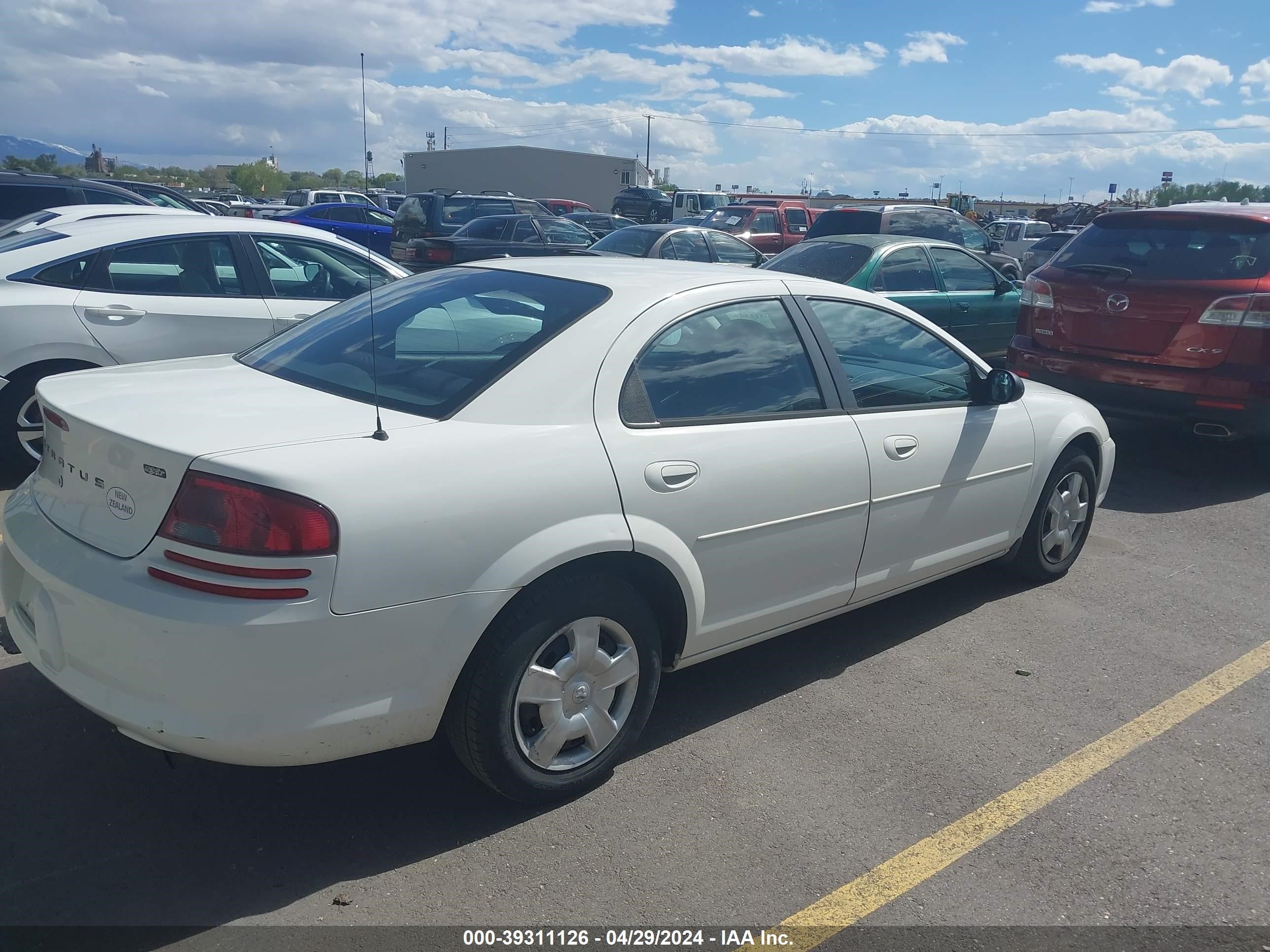 Photo 3 VIN: 1B3AL46T16N228235 - DODGE STRATUS 