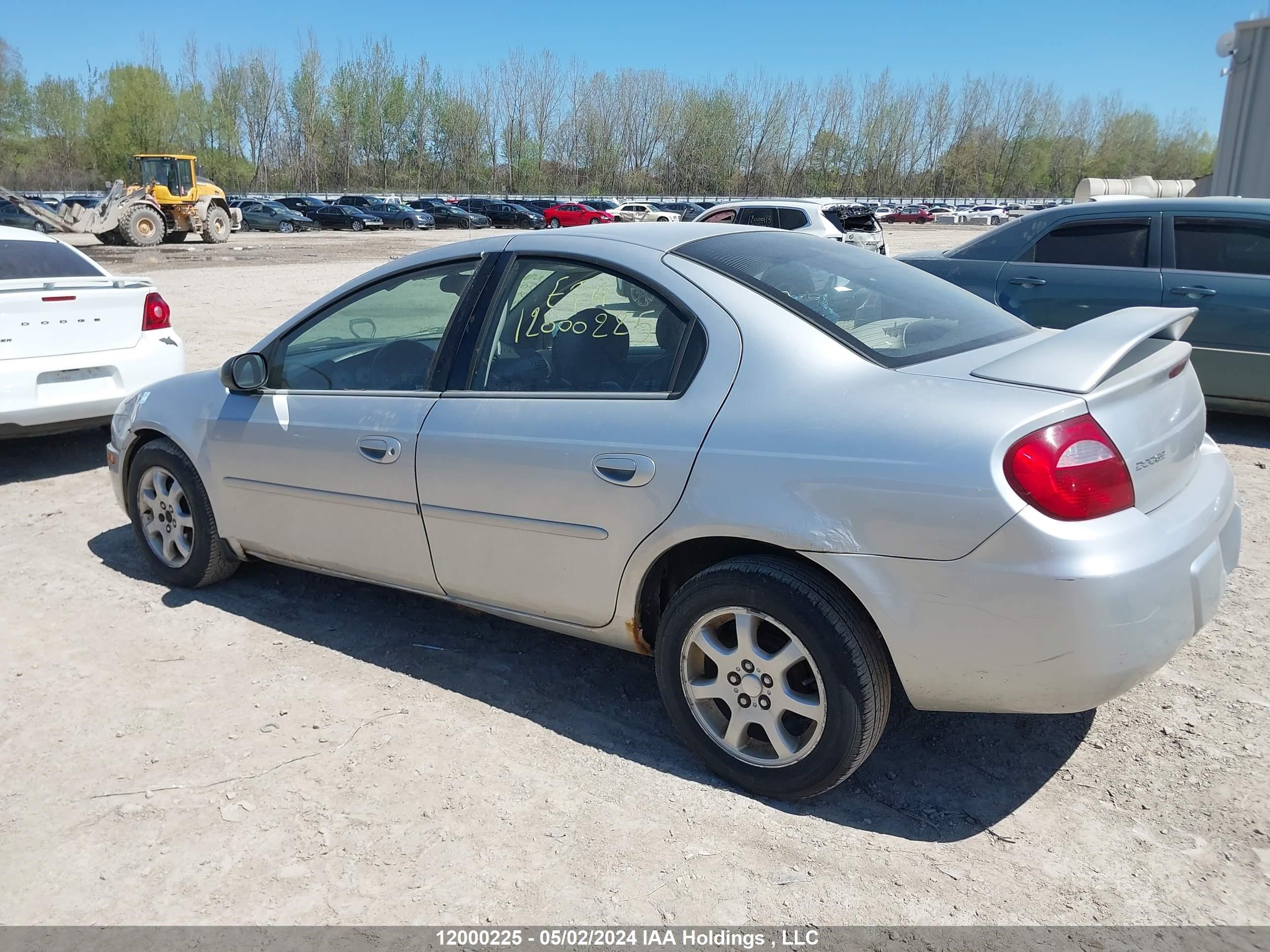 Photo 13 VIN: 1B3AS56C74D628439 - CHRYSLER NEON 