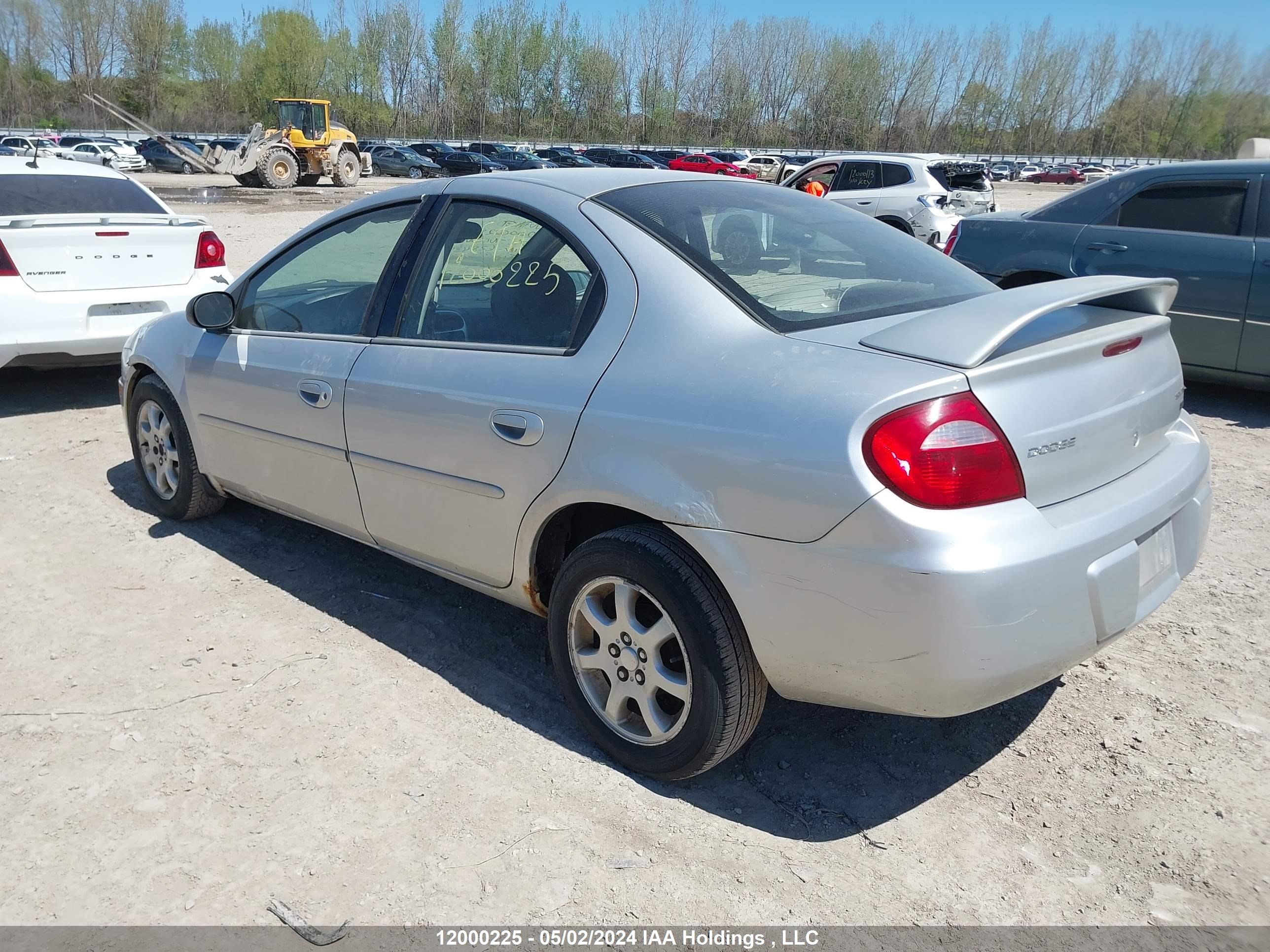 Photo 2 VIN: 1B3AS56C74D628439 - CHRYSLER NEON 