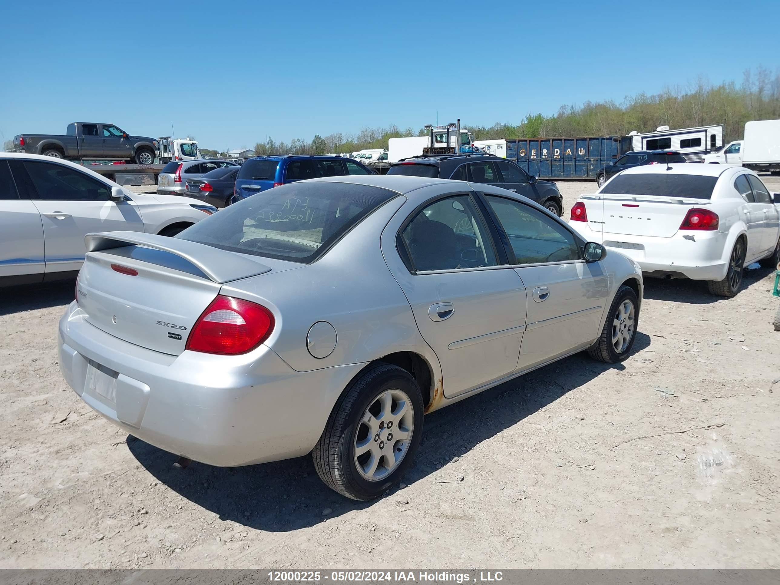 Photo 3 VIN: 1B3AS56C74D628439 - CHRYSLER NEON 