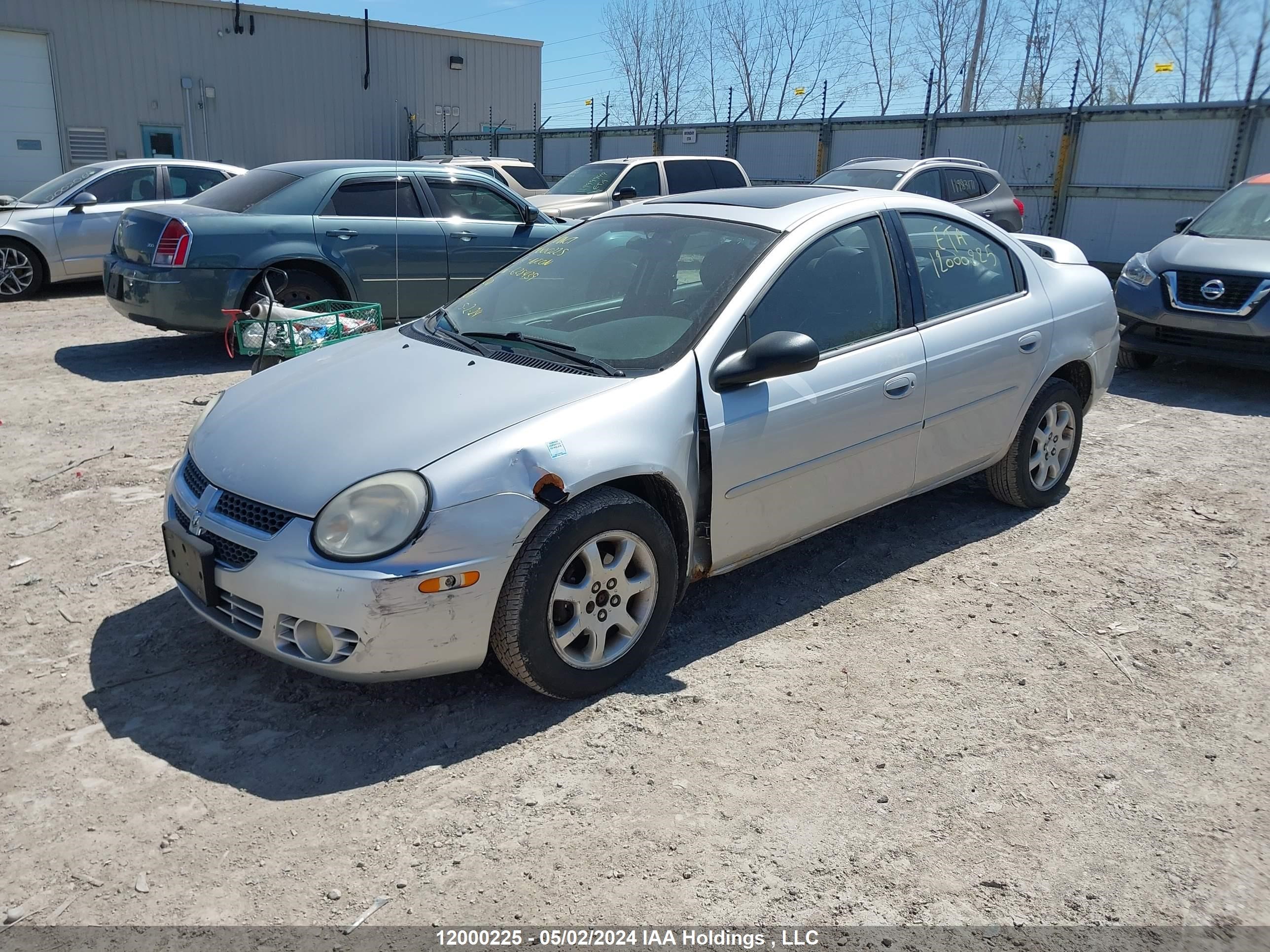 Photo 5 VIN: 1B3AS56C74D628439 - CHRYSLER NEON 