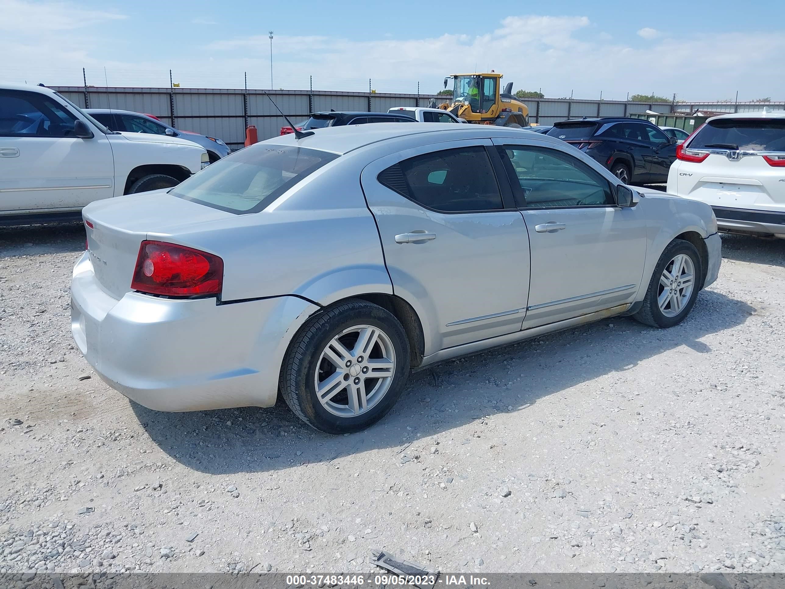 Photo 3 VIN: 1B3BD1FB3BN534743 - DODGE AVENGER 