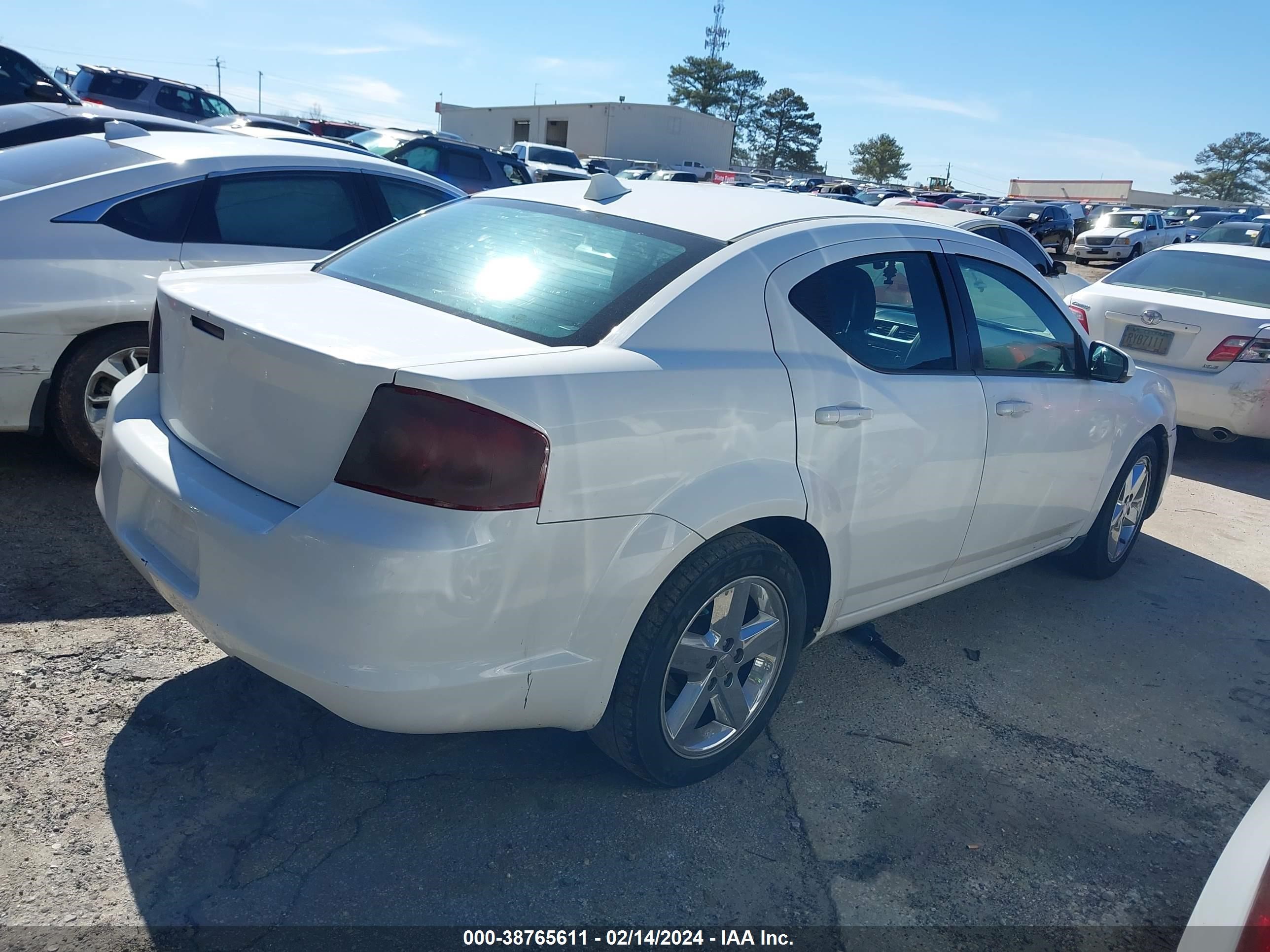 Photo 3 VIN: 1B3BD1FB4BN559442 - DODGE AVENGER 