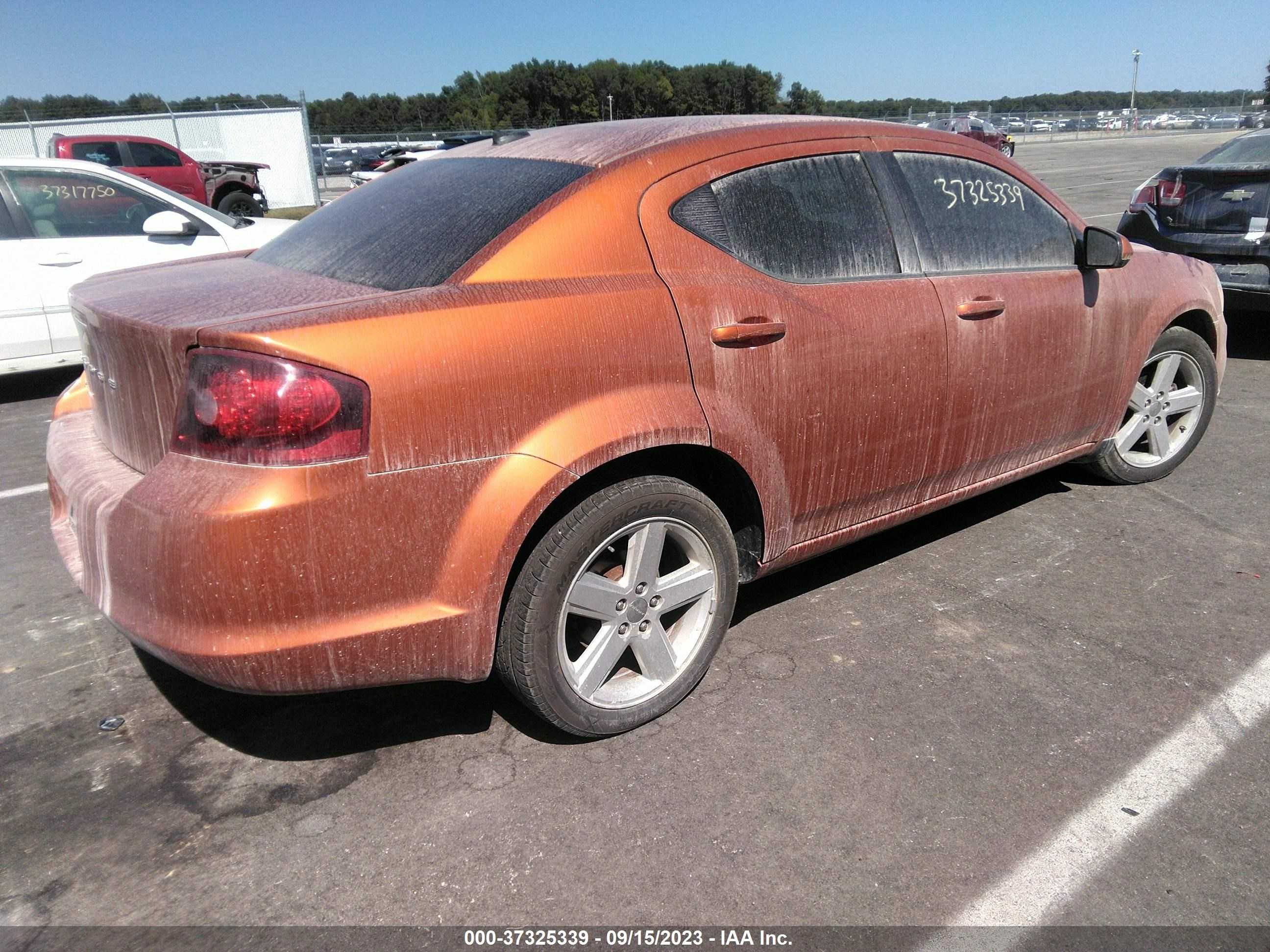 Photo 3 VIN: 1B3BD1FB7BN575053 - DODGE AVENGER 