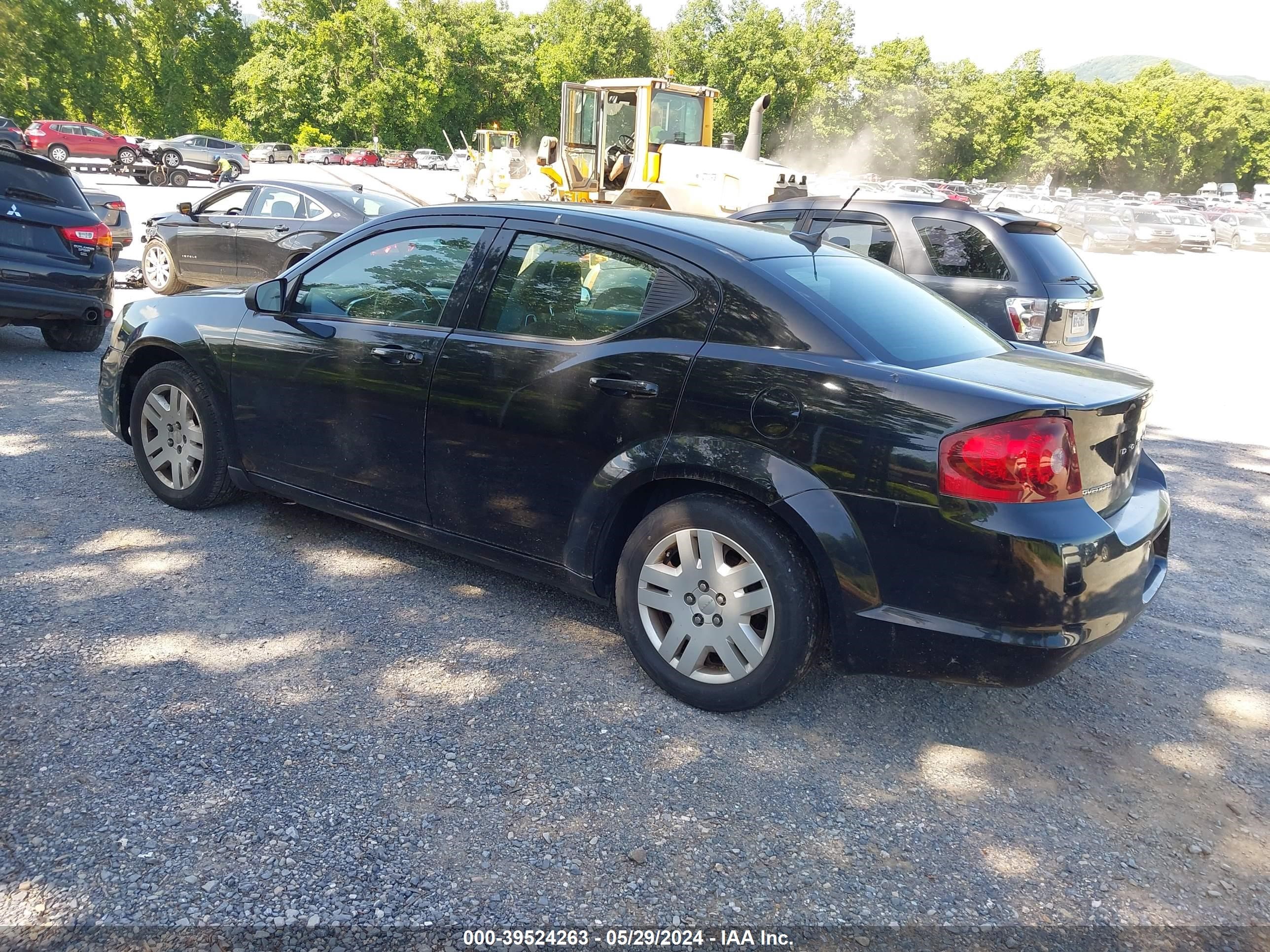 Photo 2 VIN: 1B3BD4FB1BN543846 - DODGE AVENGER 