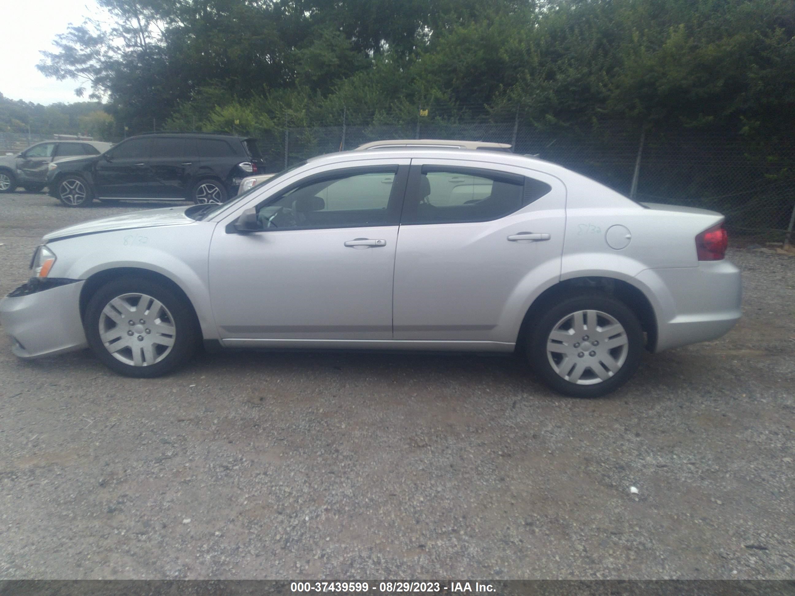 Photo 12 VIN: 1B3BD4FG6BN559052 - DODGE AVENGER 