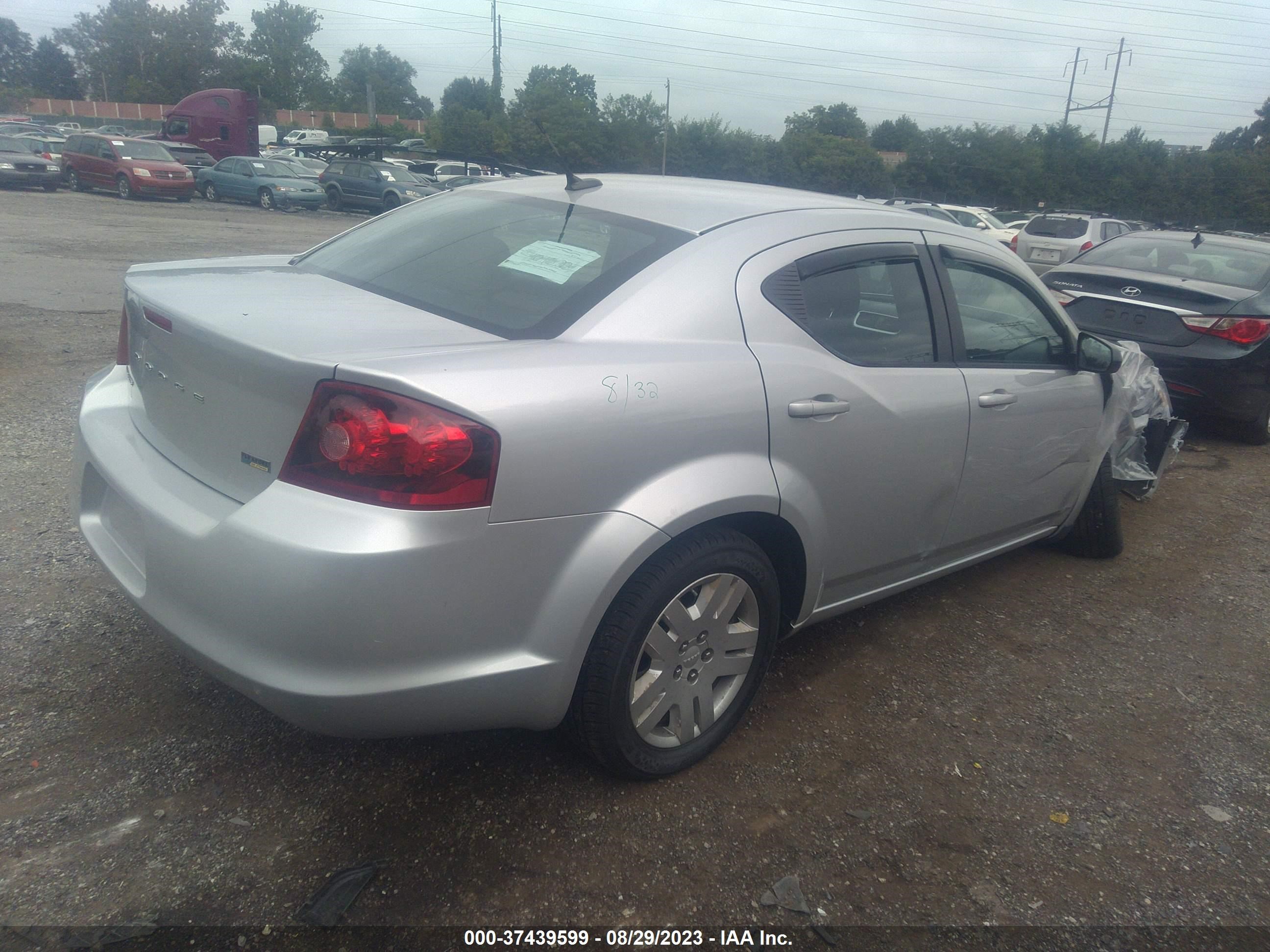 Photo 3 VIN: 1B3BD4FG6BN559052 - DODGE AVENGER 