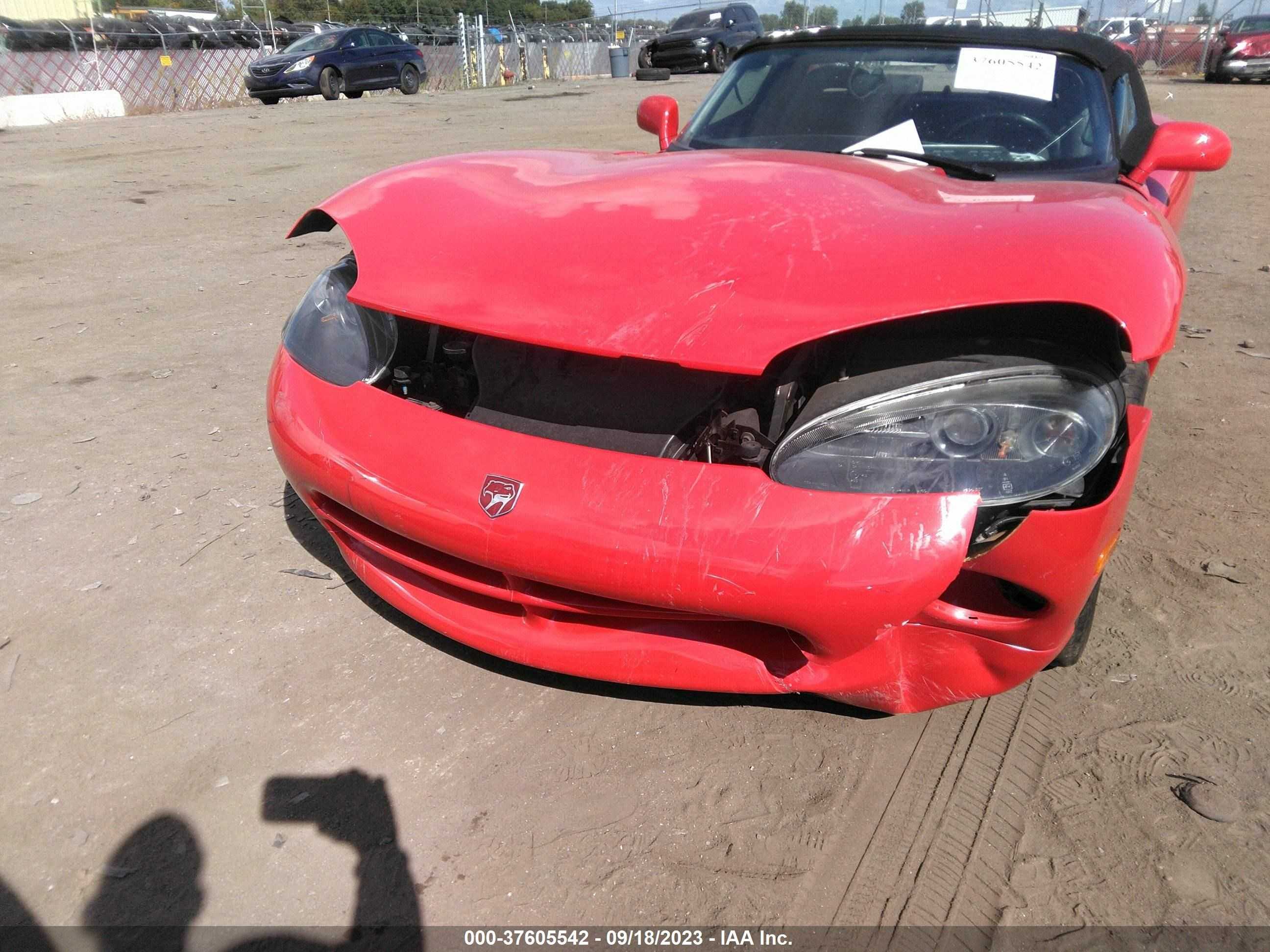 Photo 5 VIN: 1B3BR65E3PV200746 - DODGE VIPER 