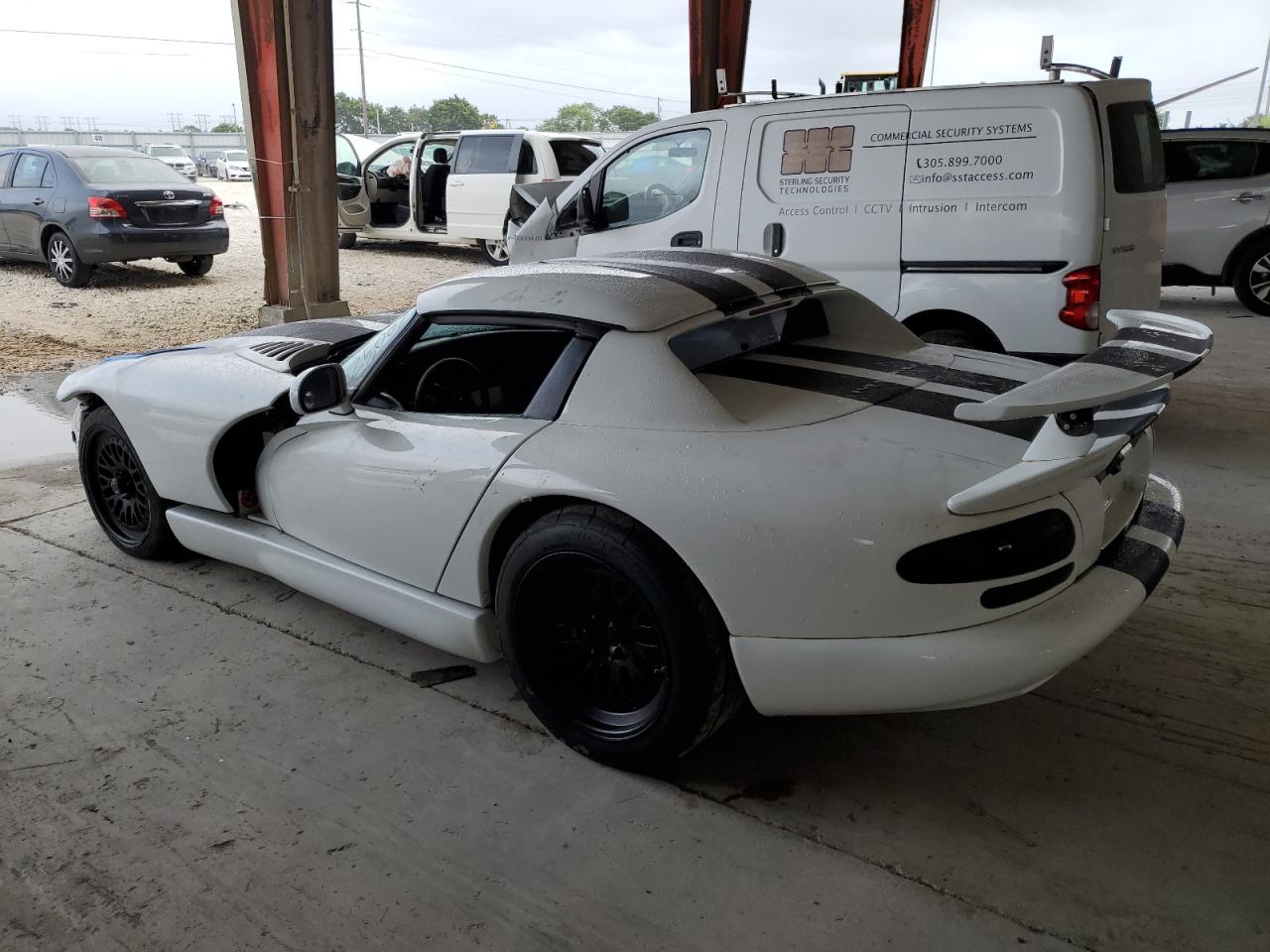 Photo 1 VIN: 1B3BR65EXTV100119 - DODGE VIPER 