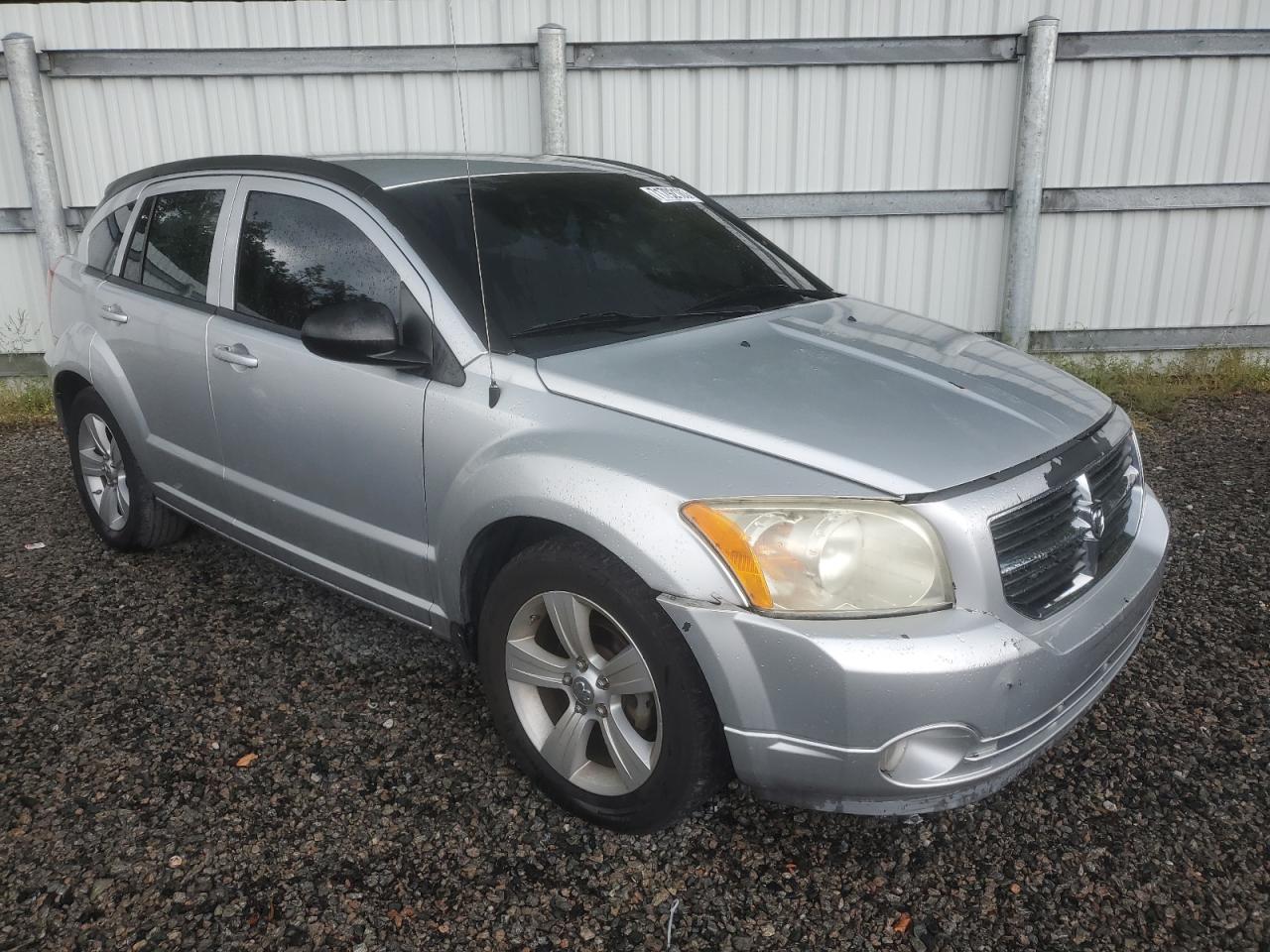 Photo 3 VIN: 1B3CB3HA0AD581050 - DODGE CALIBER 