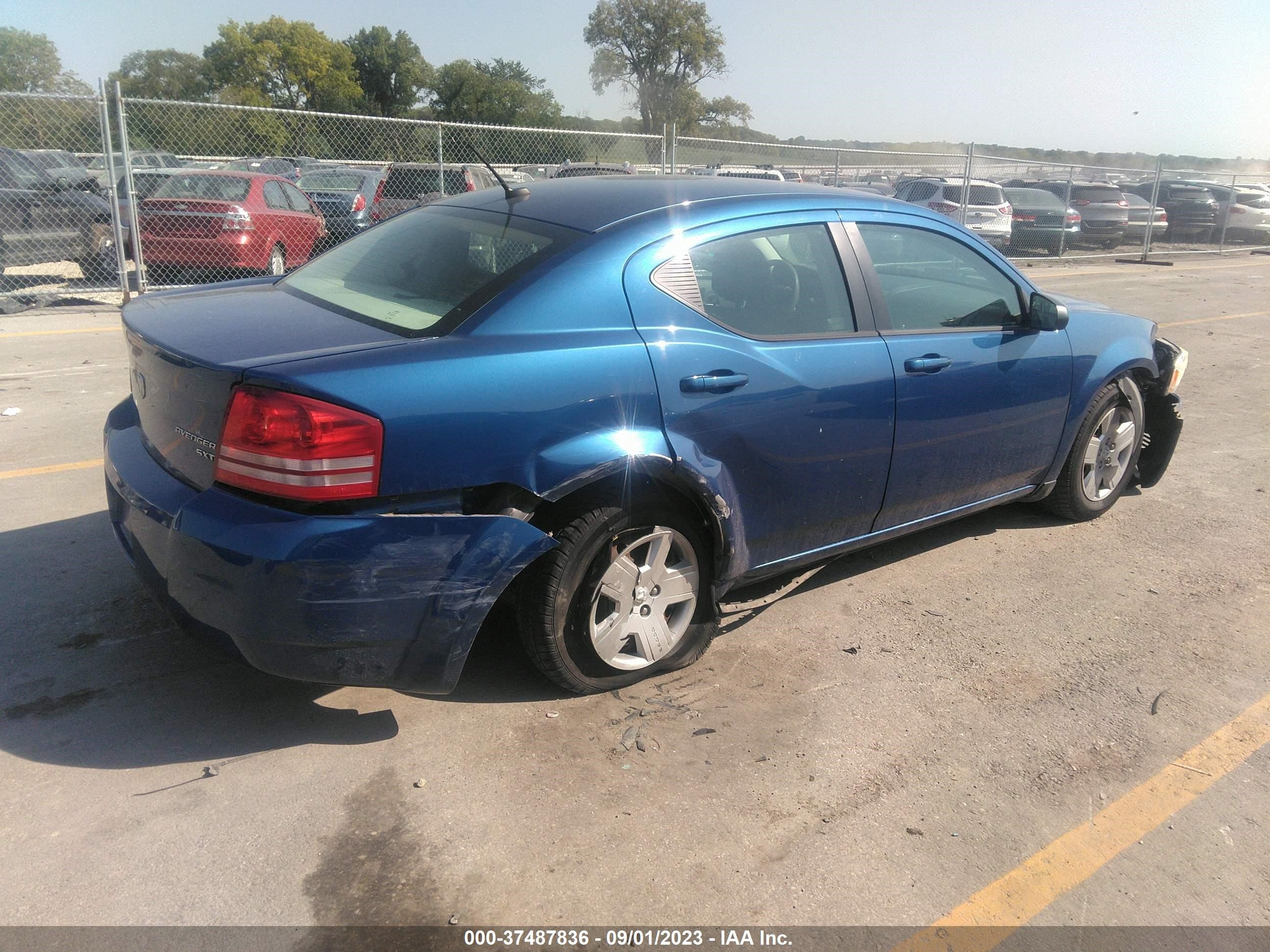 Photo 3 VIN: 1B3CC4FB4AN189746 - DODGE AVENGER 