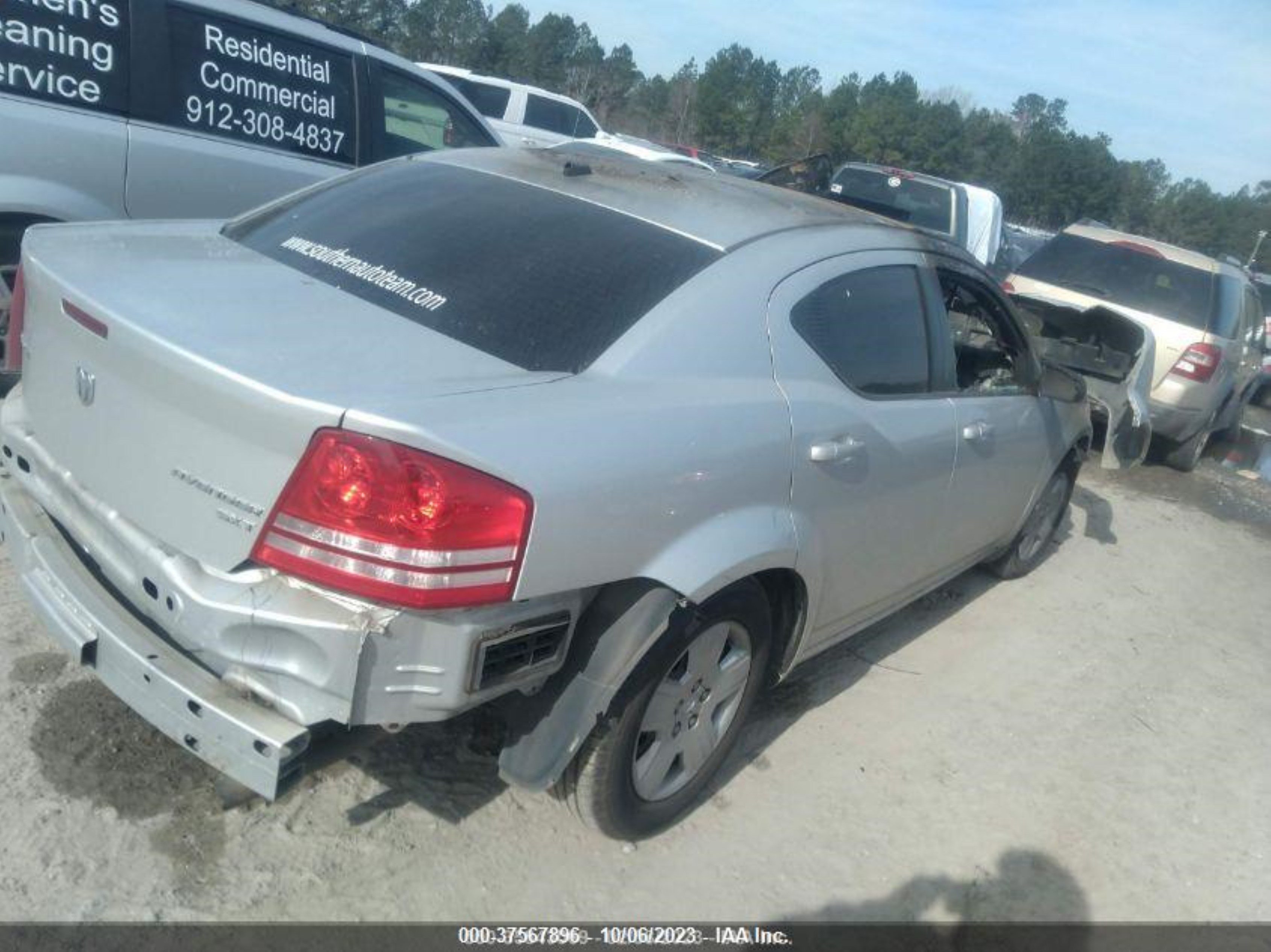 Photo 3 VIN: 1B3CC4FB6AN136725 - DODGE AVENGER 