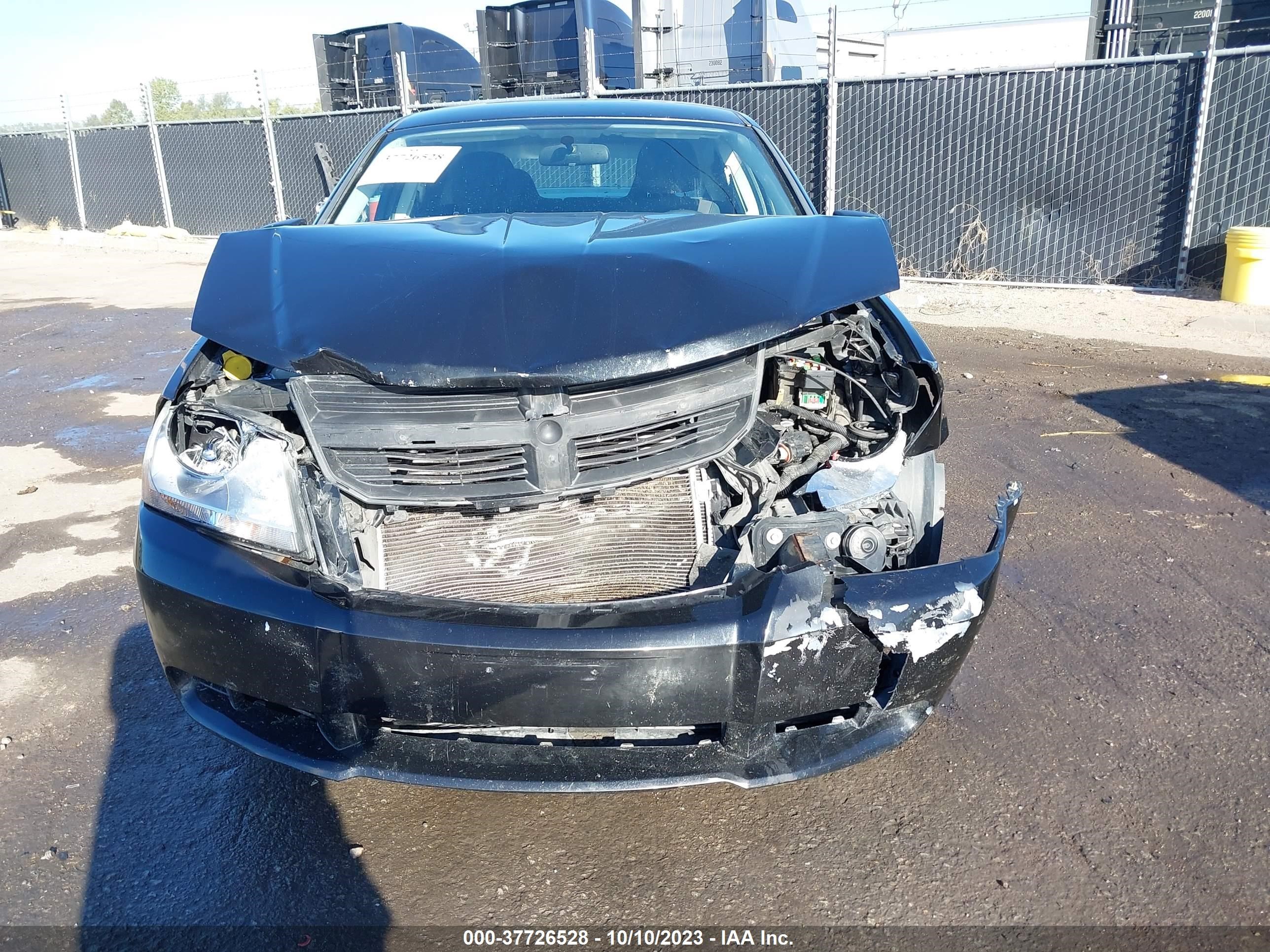 Photo 11 VIN: 1B3CC4FBXAN185670 - DODGE AVENGER 