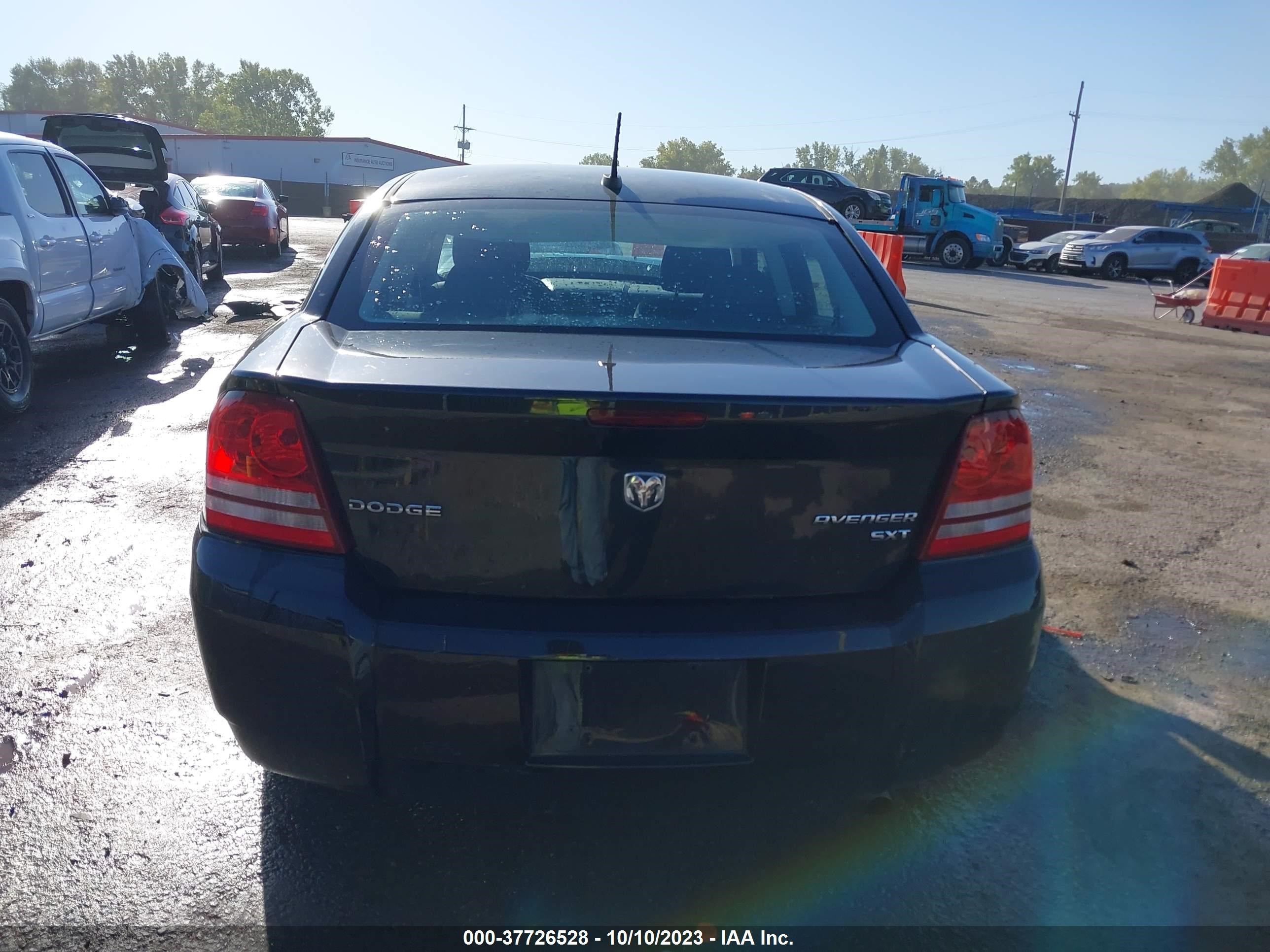 Photo 15 VIN: 1B3CC4FBXAN185670 - DODGE AVENGER 