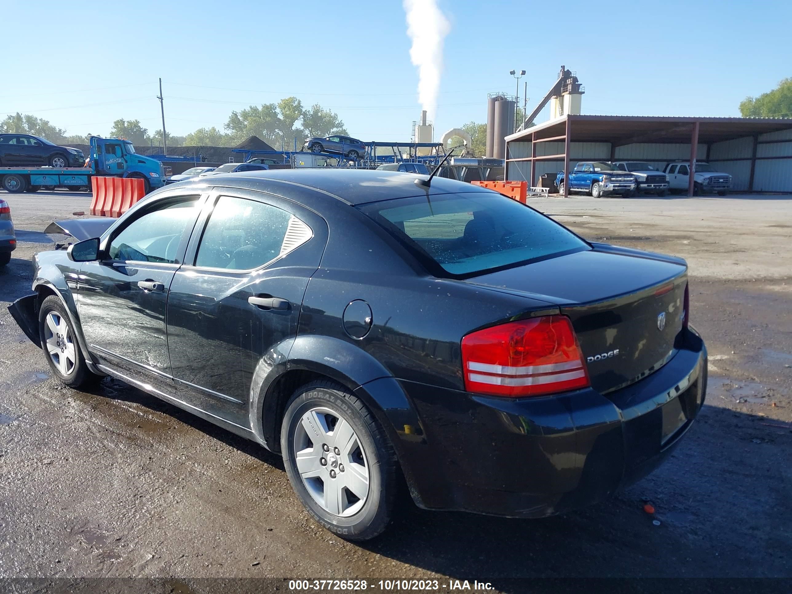 Photo 2 VIN: 1B3CC4FBXAN185670 - DODGE AVENGER 