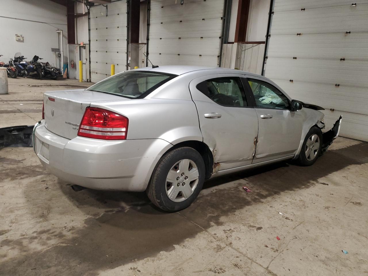 Photo 2 VIN: 1B3CC4FD3AN157159 - DODGE AVENGER 