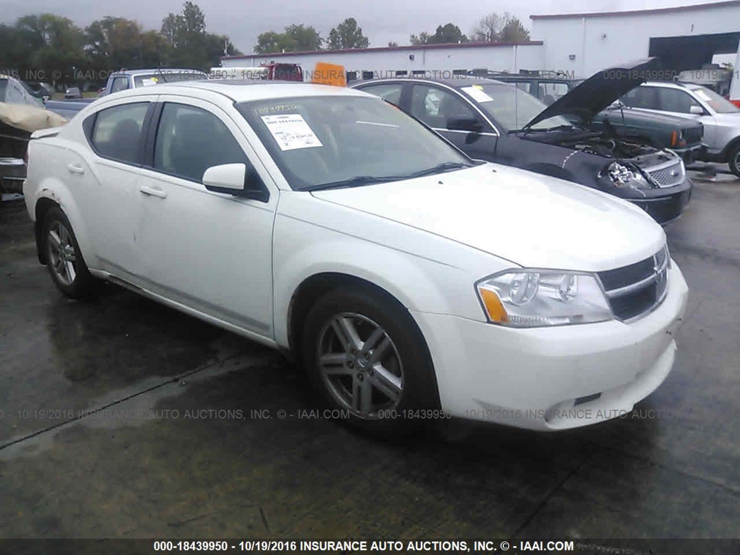 Photo 0 VIN: 1B3CC5FB4AN205997 - DODGE AVENGER 