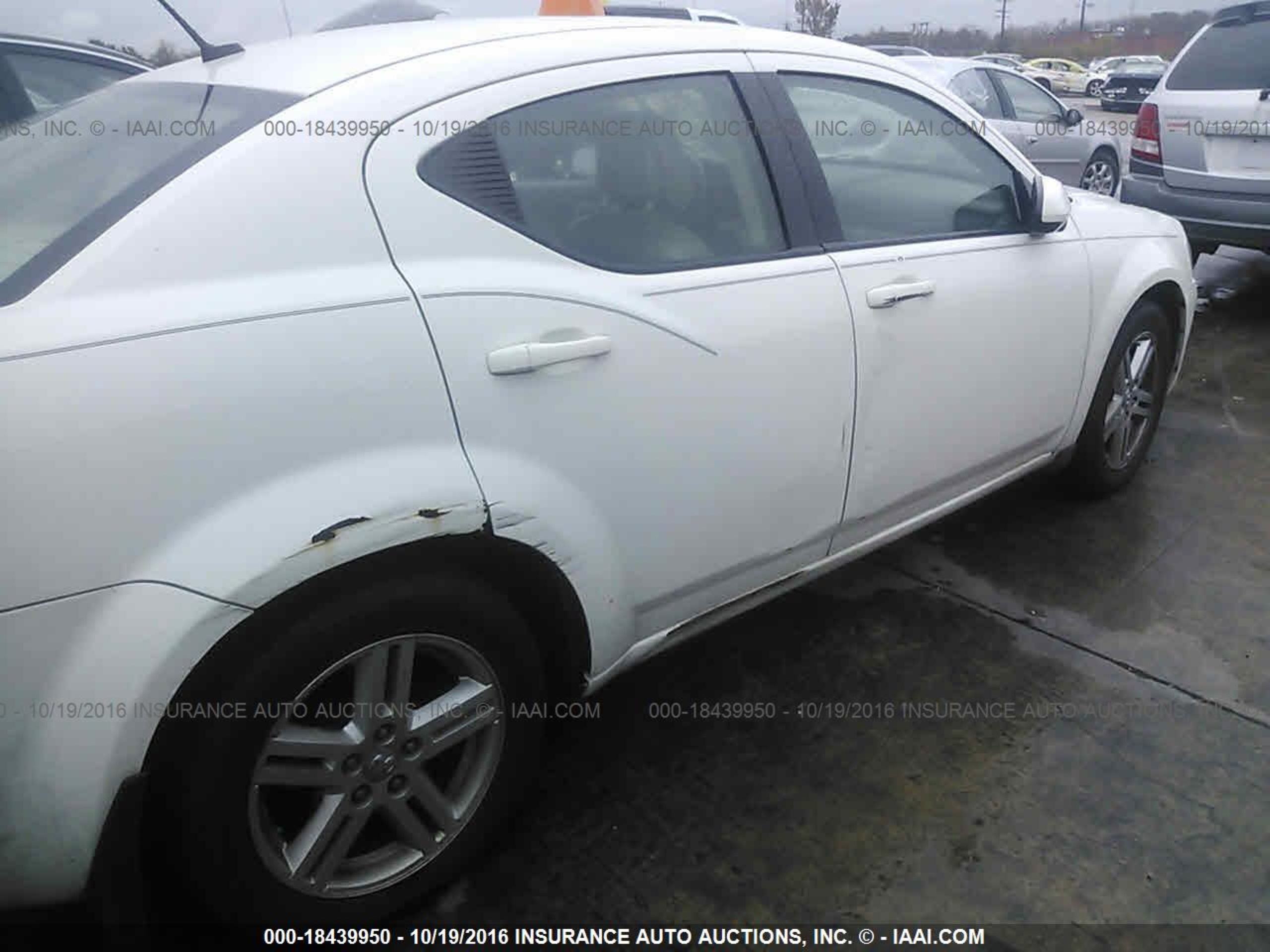 Photo 5 VIN: 1B3CC5FB4AN205997 - DODGE AVENGER 