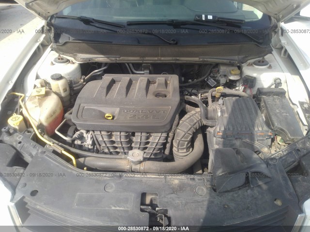 Photo 9 VIN: 1B3CC5FB8AN235679 - DODGE AVENGER 