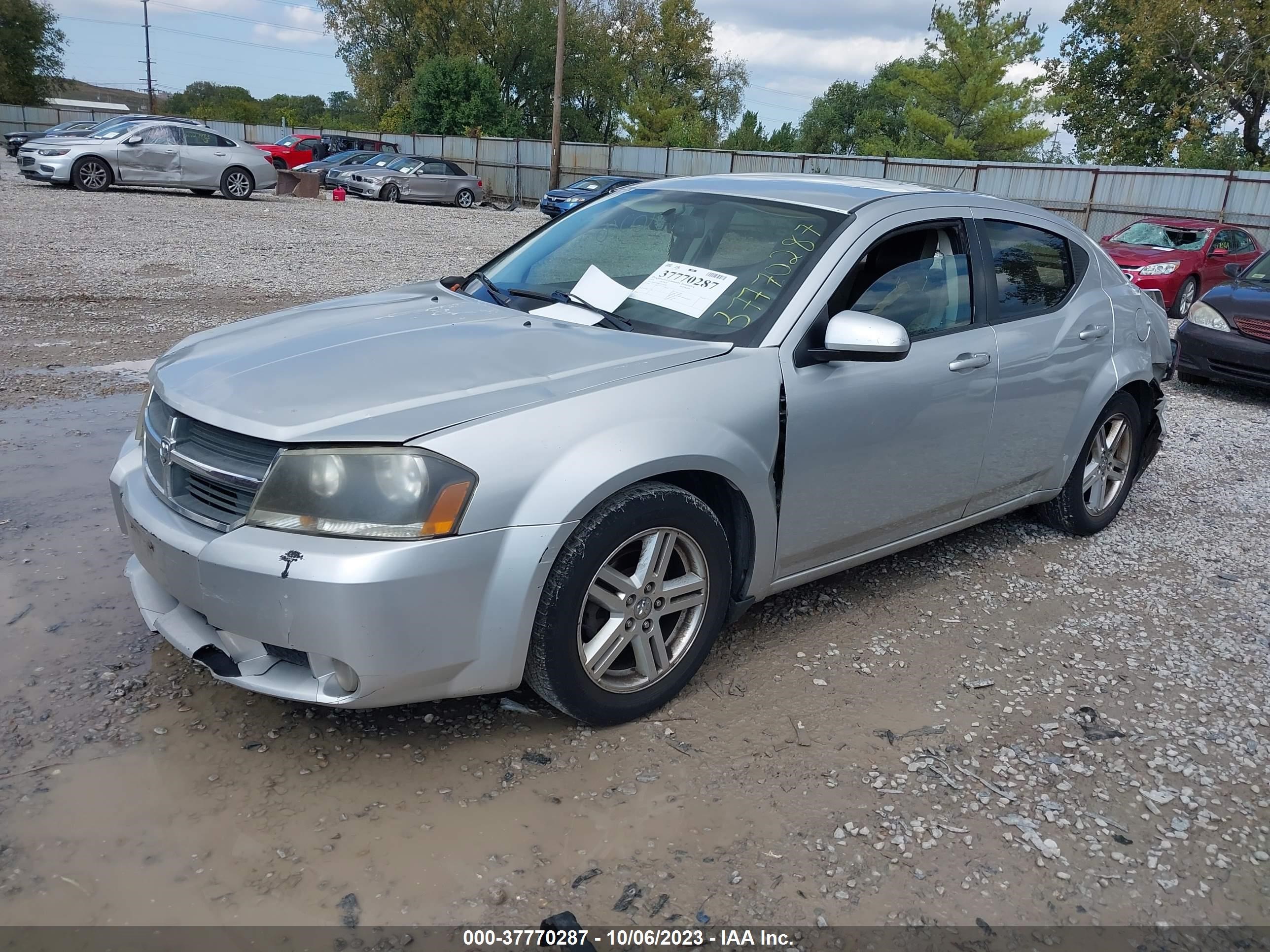 Photo 1 VIN: 1B3CC5FBXAN126186 - DODGE AVENGER 