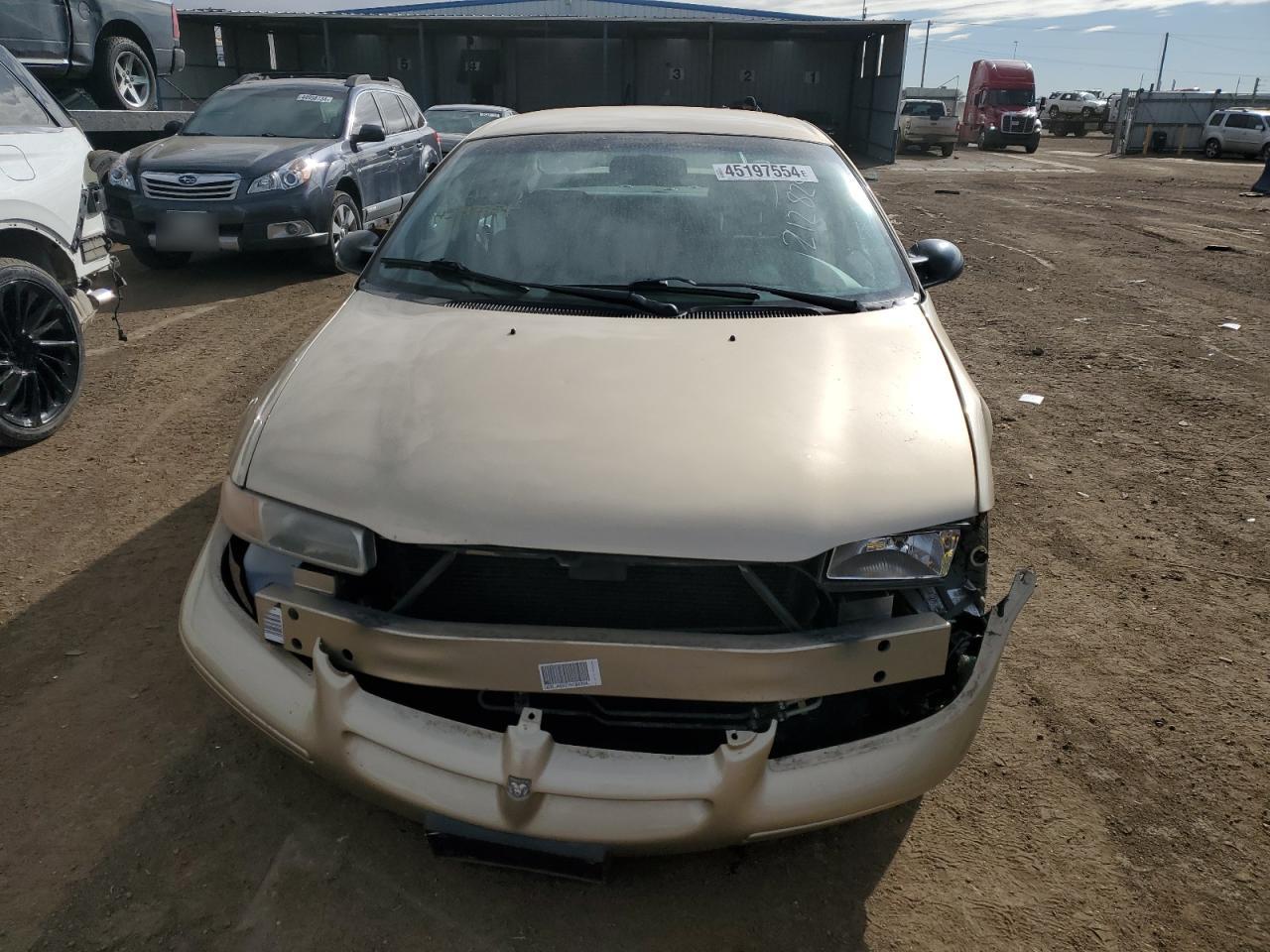 Photo 4 VIN: 1B3EJ46X2YN160394 - DODGE STRATUS 