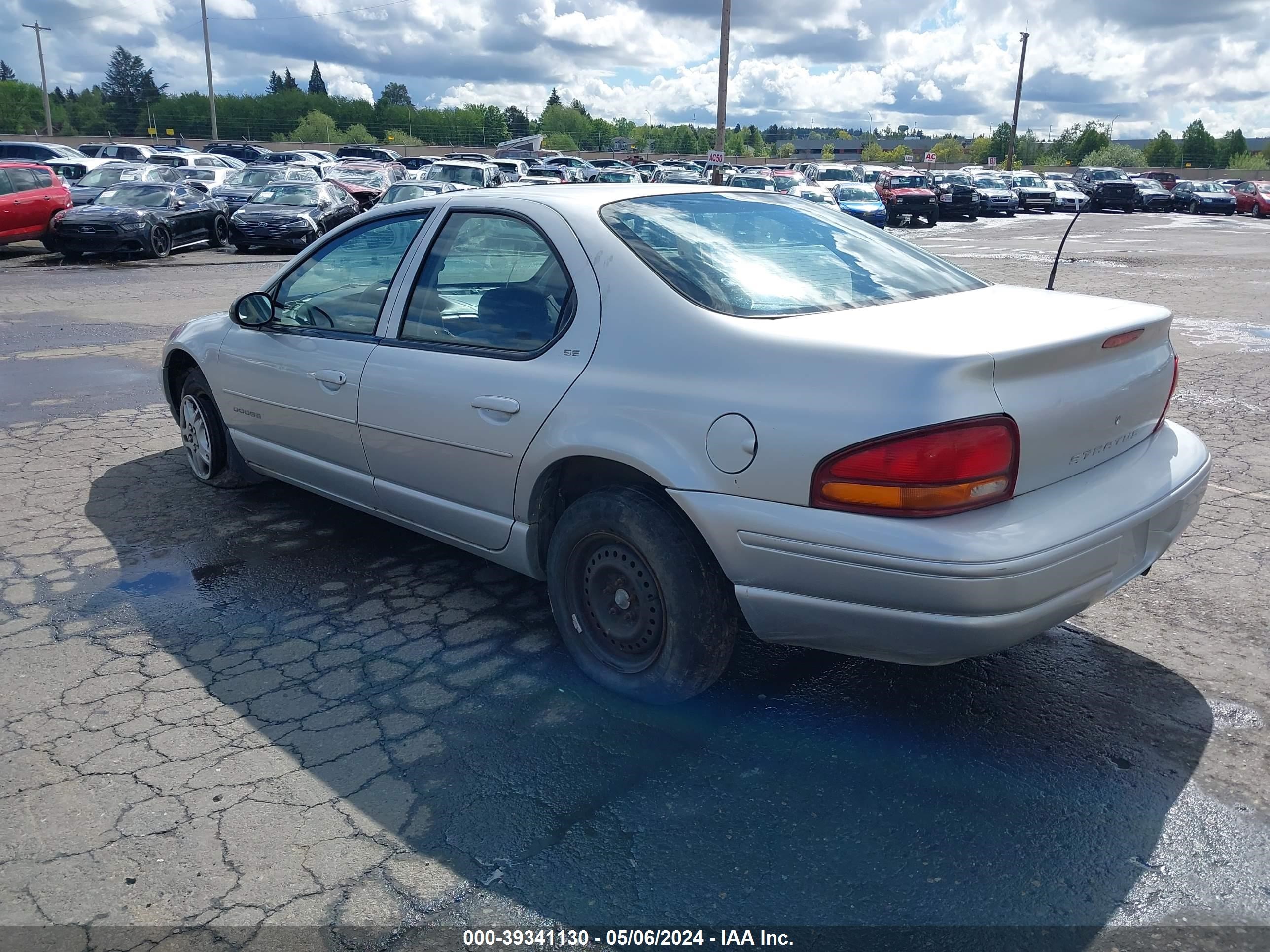 Photo 2 VIN: 1B3EJ46X7YN130680 - DODGE STRATUS 