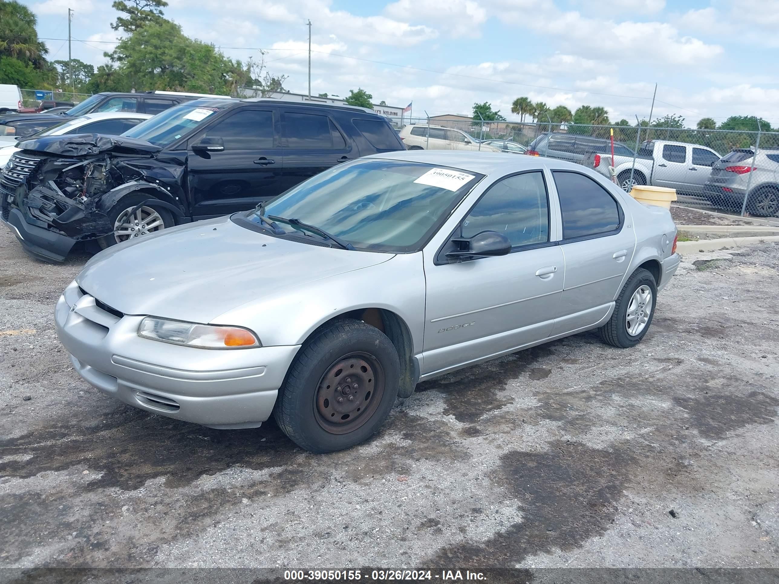 Photo 1 VIN: 1B3EJ46X8YN268633 - DODGE STRATUS 