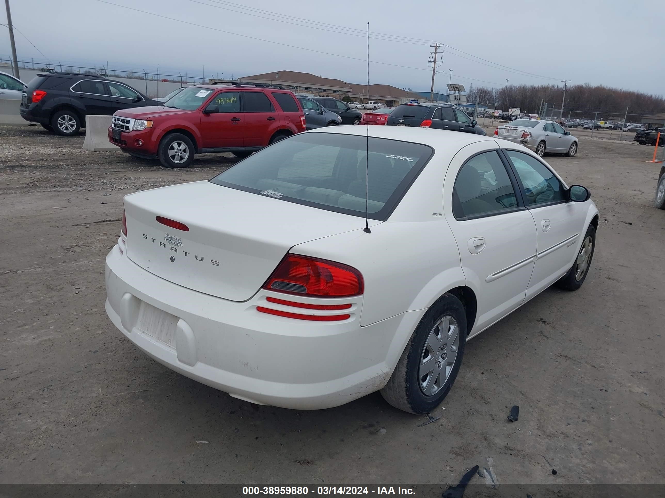 Photo 3 VIN: 1B3EJ46XX1N681501 - DODGE STRATUS 