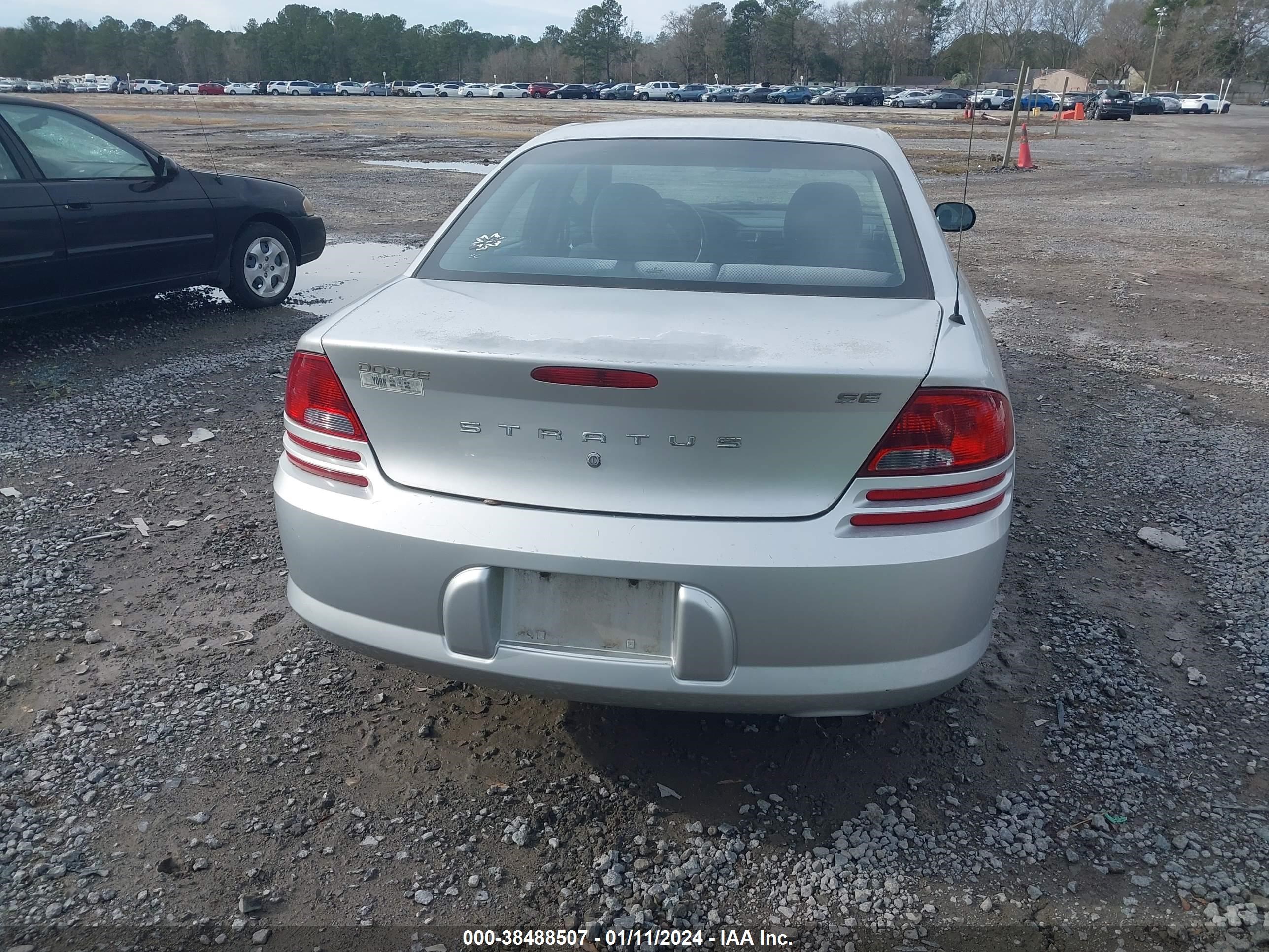 Photo 15 VIN: 1B3EL36R34N198619 - DODGE STRATUS 