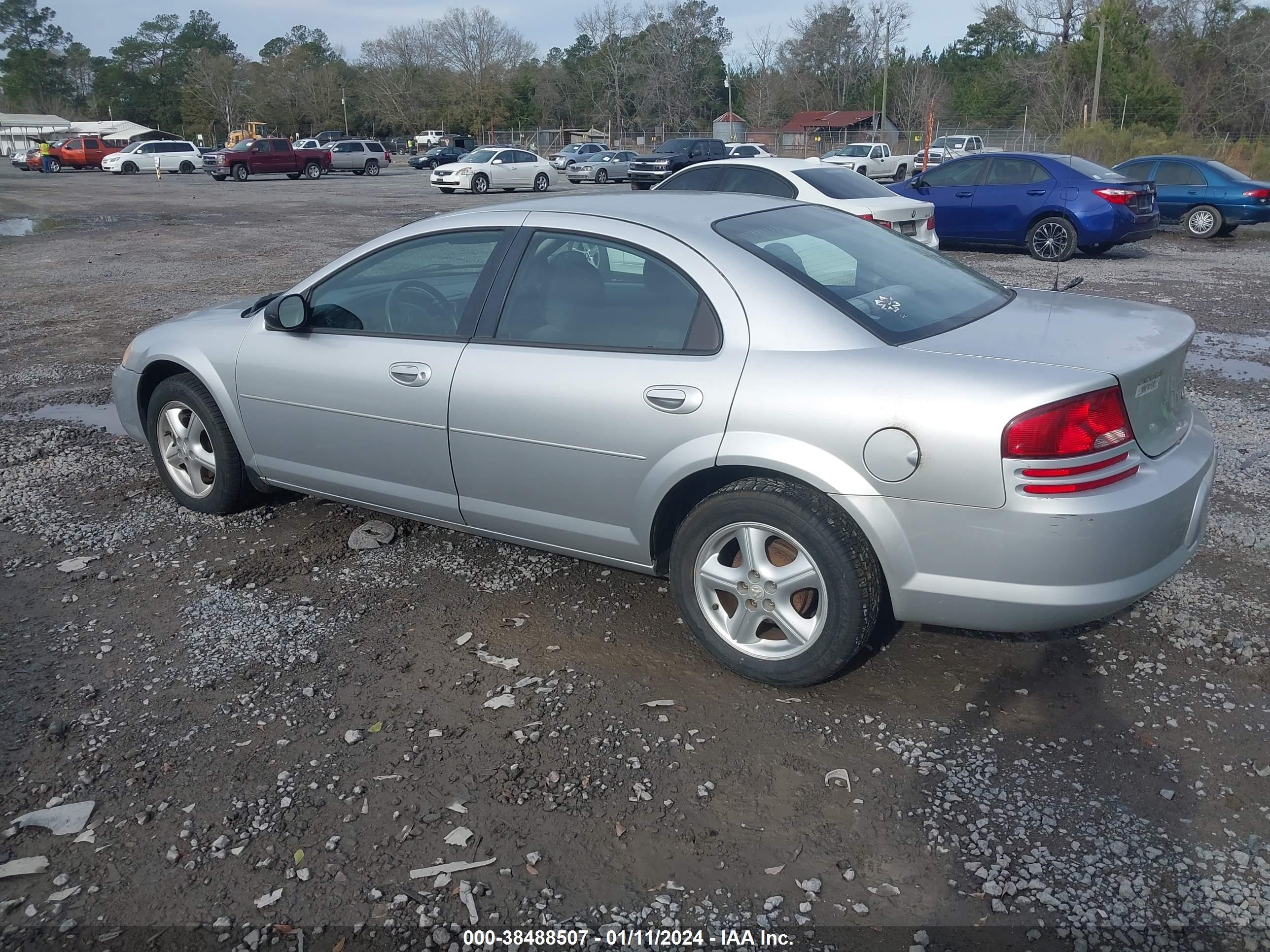 Photo 2 VIN: 1B3EL36R34N198619 - DODGE STRATUS 