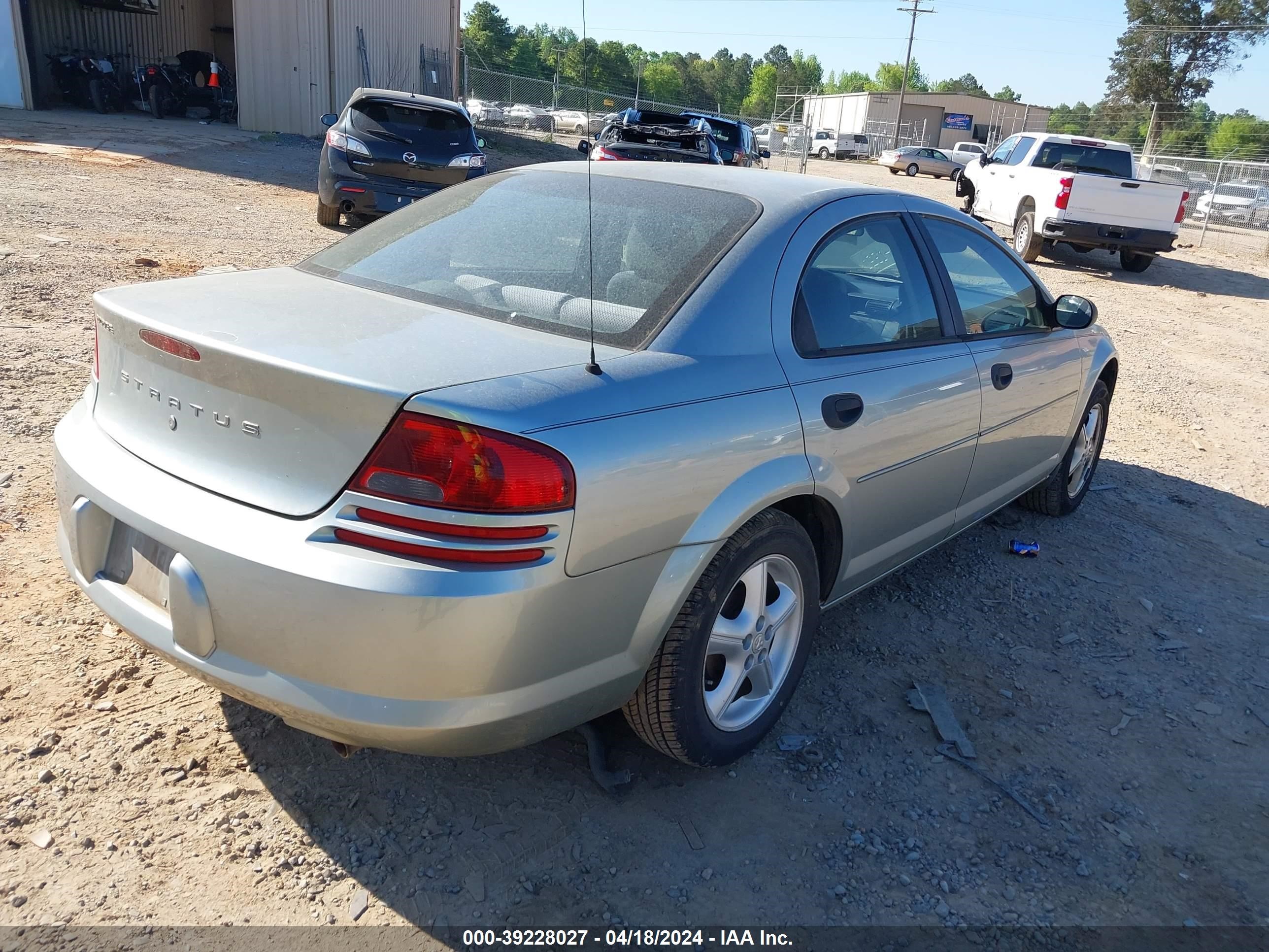 Photo 3 VIN: 1B3EL36R54N312975 - DODGE STRATUS 