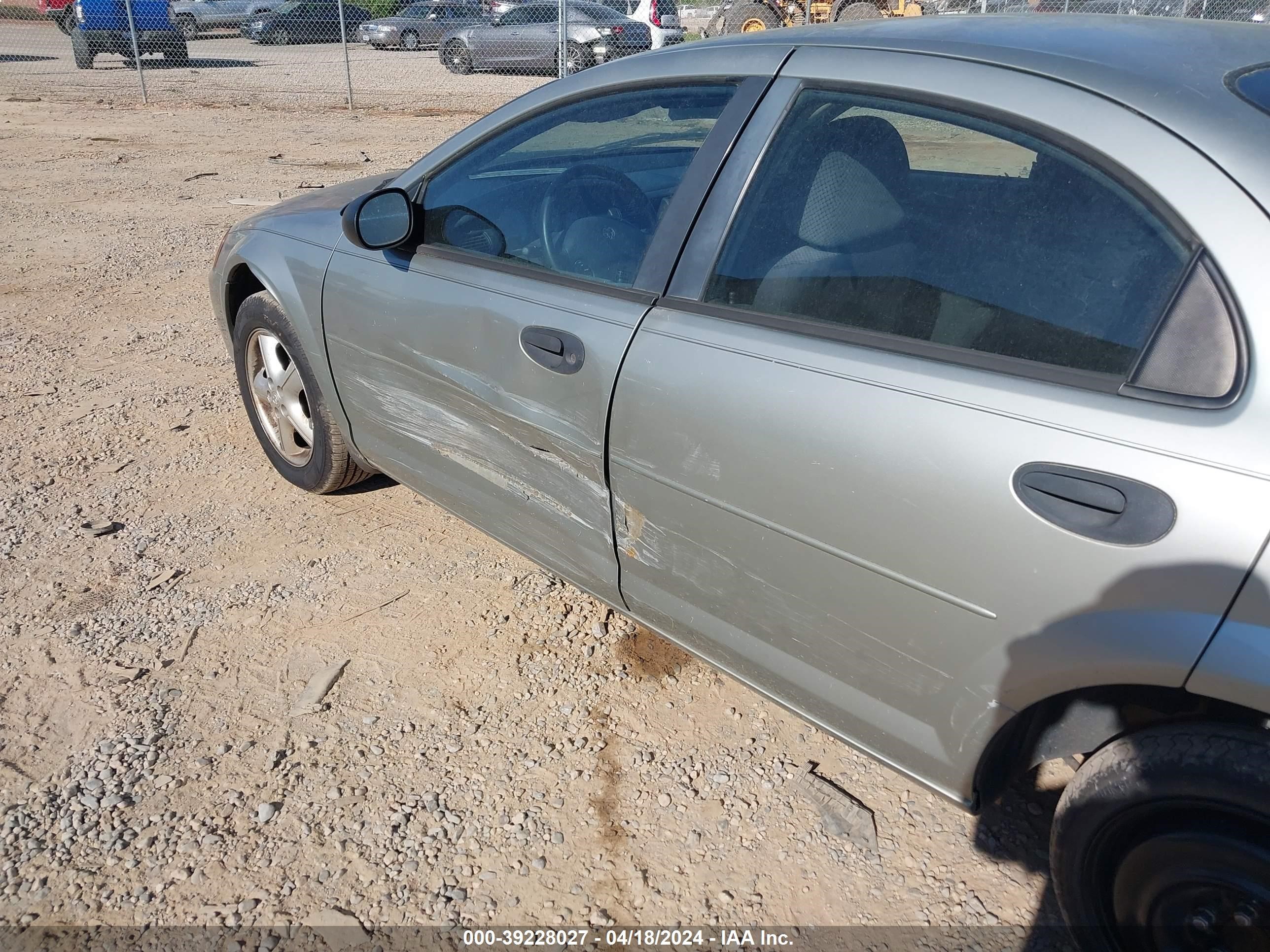 Photo 5 VIN: 1B3EL36R54N312975 - DODGE STRATUS 