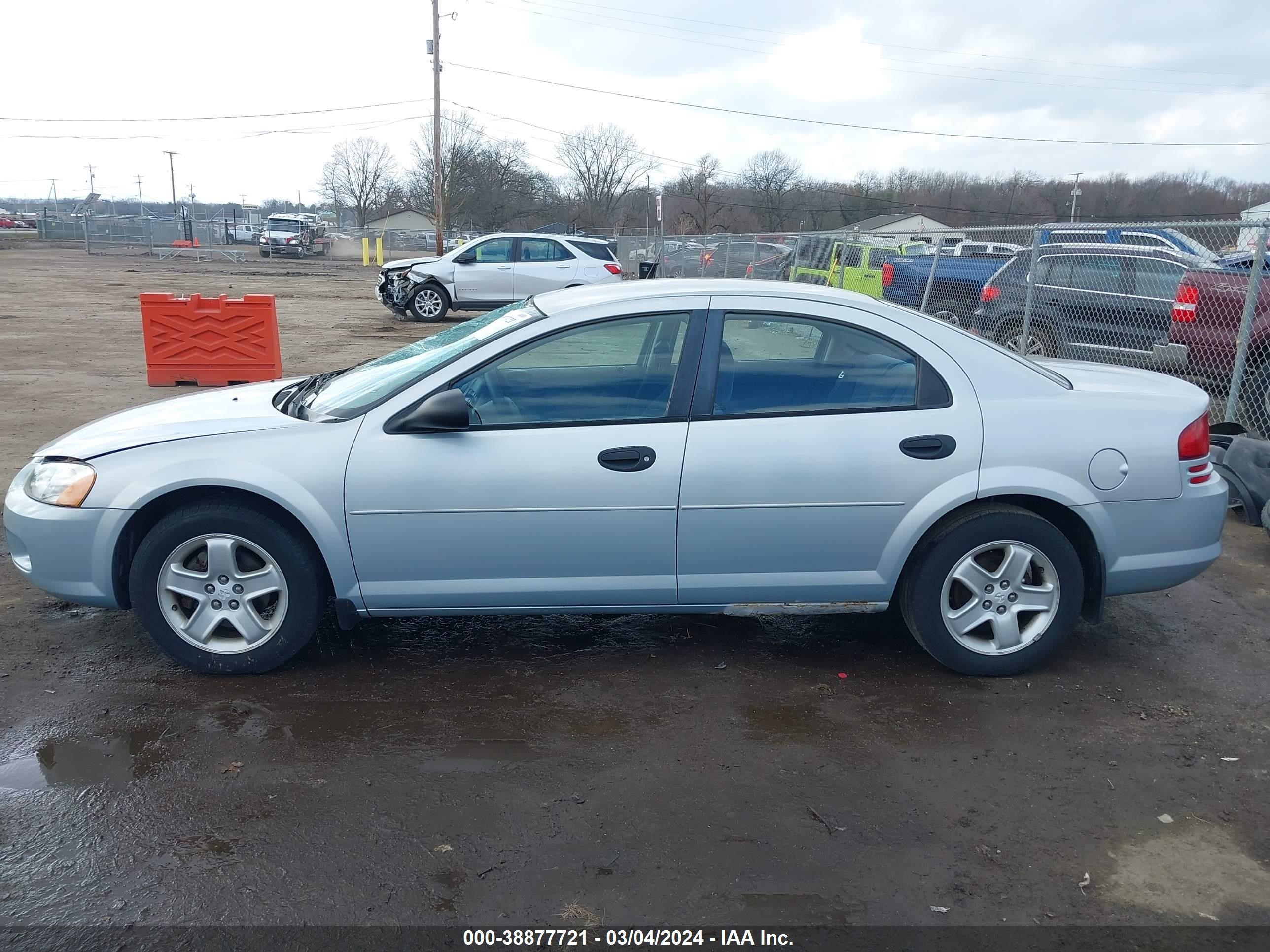 Photo 13 VIN: 1B3EL36T23N588704 - DODGE STRATUS 