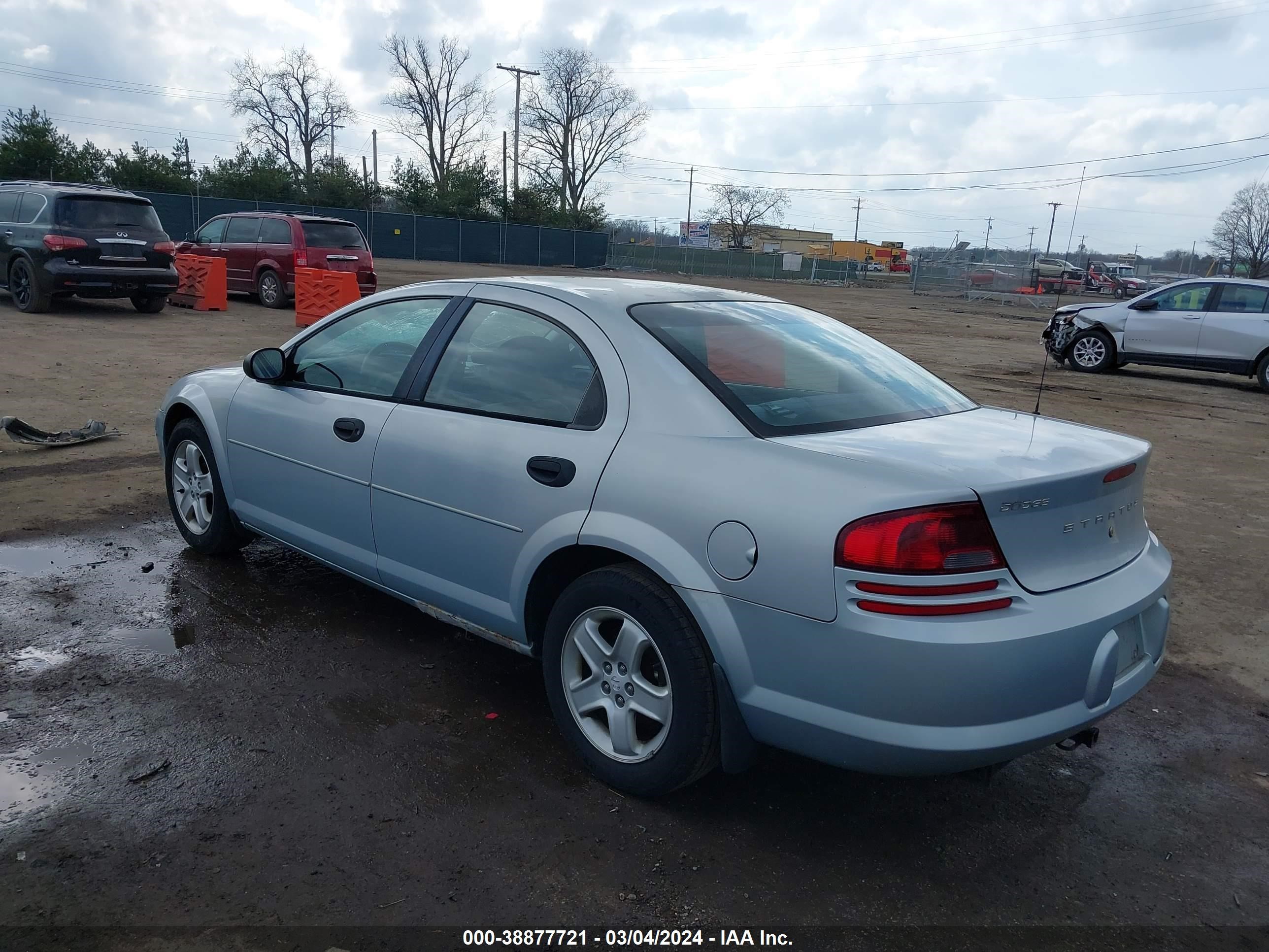 Photo 2 VIN: 1B3EL36T23N588704 - DODGE STRATUS 