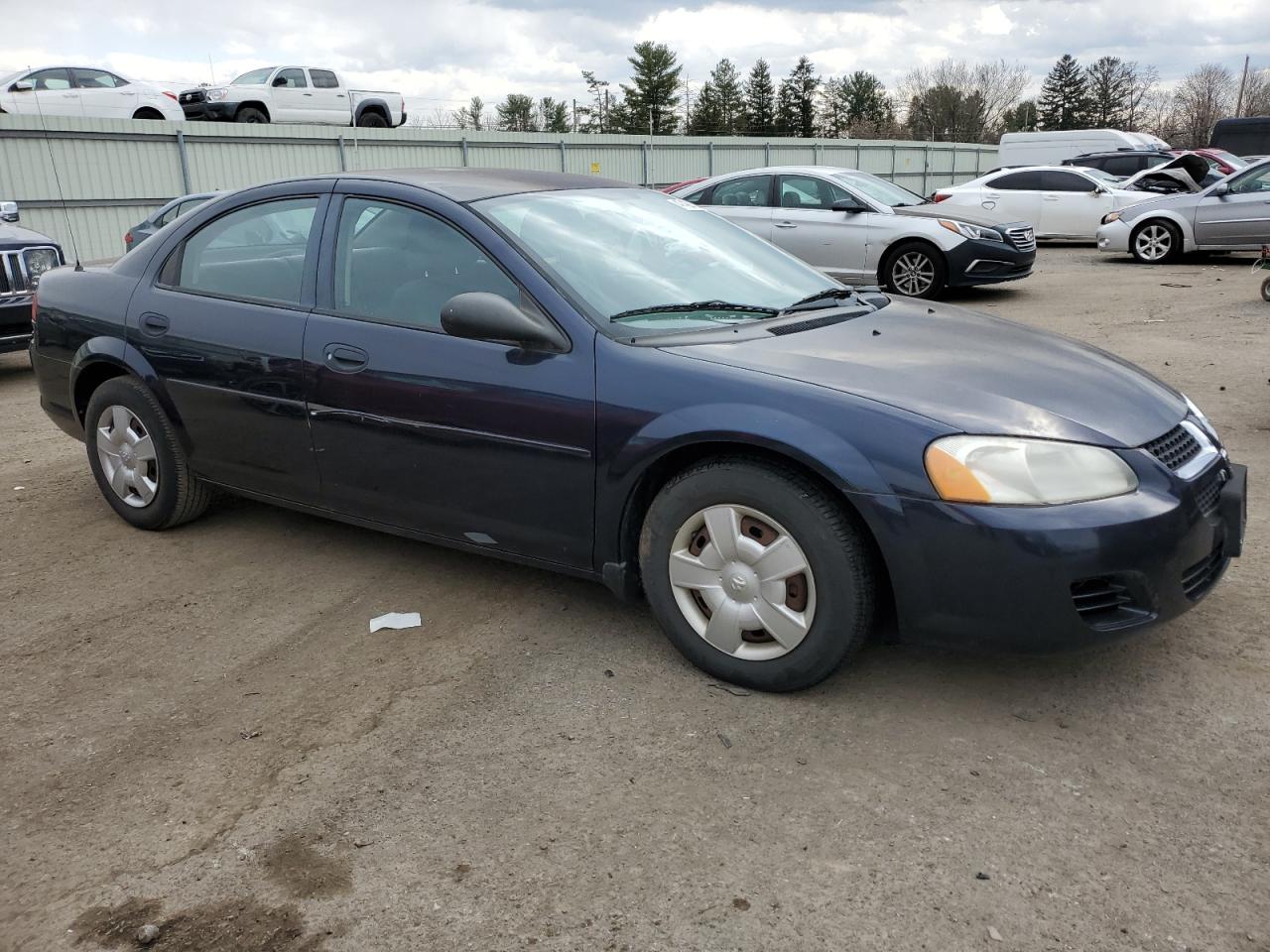 Photo 3 VIN: 1B3EL36T94N334571 - DODGE STRATUS 