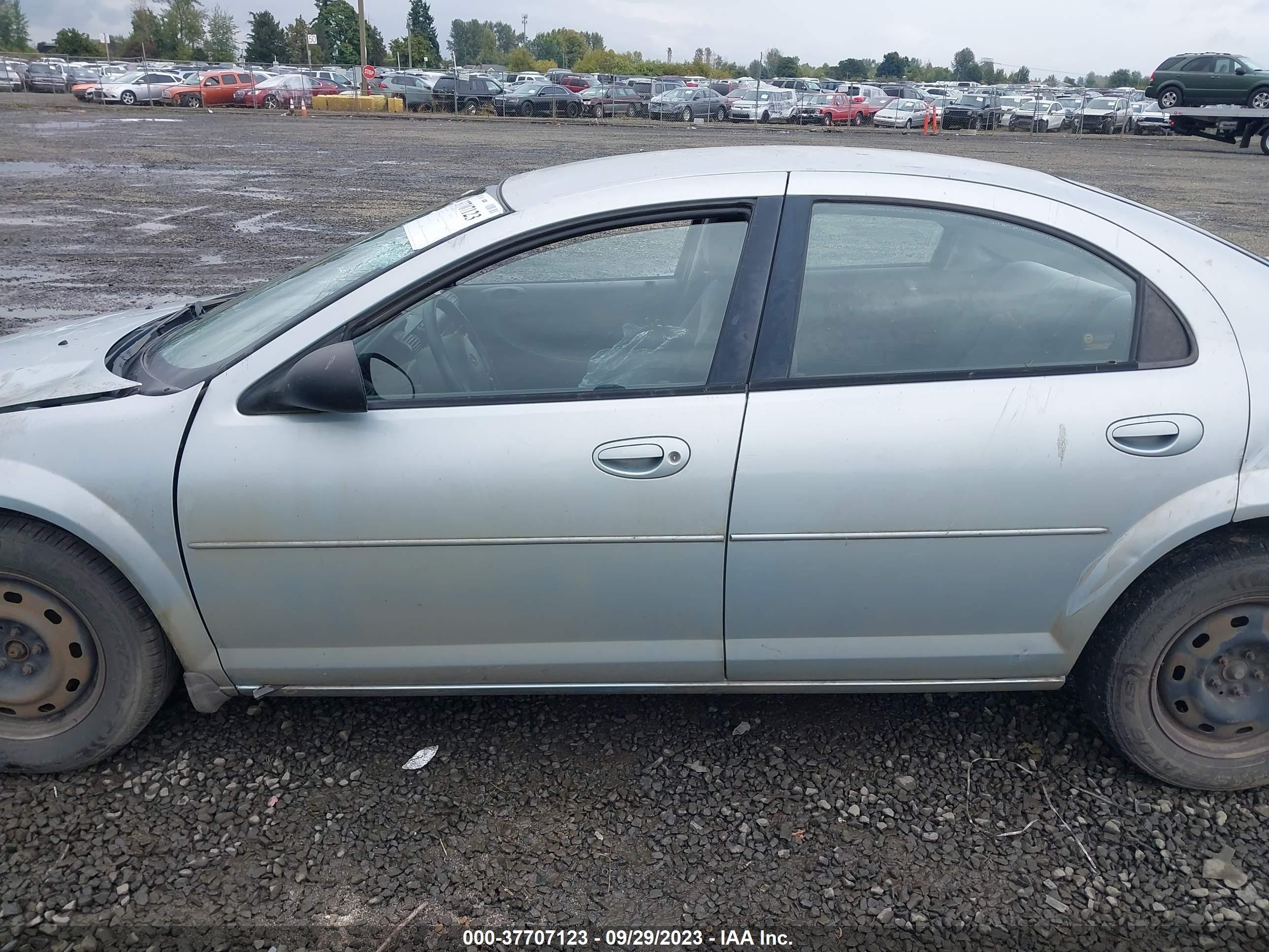 Photo 14 VIN: 1B3EL36X42N201913 - DODGE STRATUS 